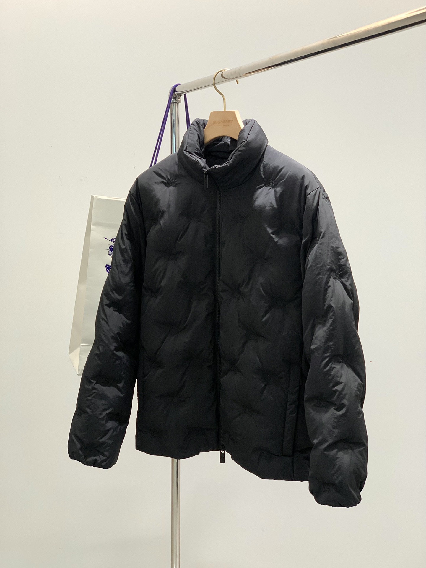 Burberry巴宝莉2024冬季最新品专柜同步有售原单狠货时尚休闲羽绒服外套进口原版面料上身舒适透气顶