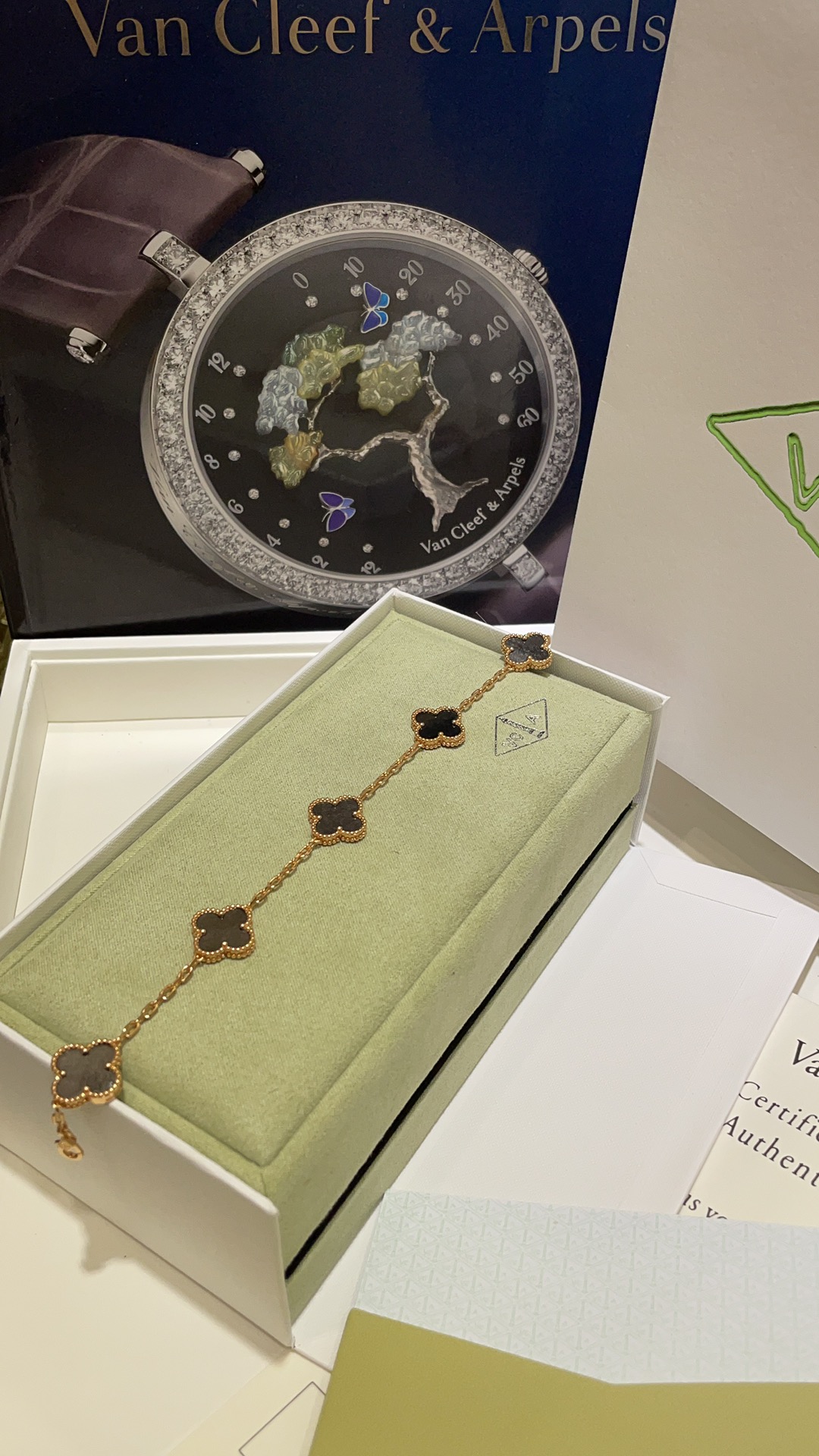 NO:104427,High-value color matching VCA five-flower metaphysics popular recommendations & collection of five-flower bracelets. A few very outstanding colors. Full of fashionable atmosphere. Vca bracelet, bracelet19860909高颜值配色VCA五花玄学人气推荐  & 五花手链合集 非常出挑的几个配色 时髦氛围感满满,Vca手链,bracelet,Jewelry