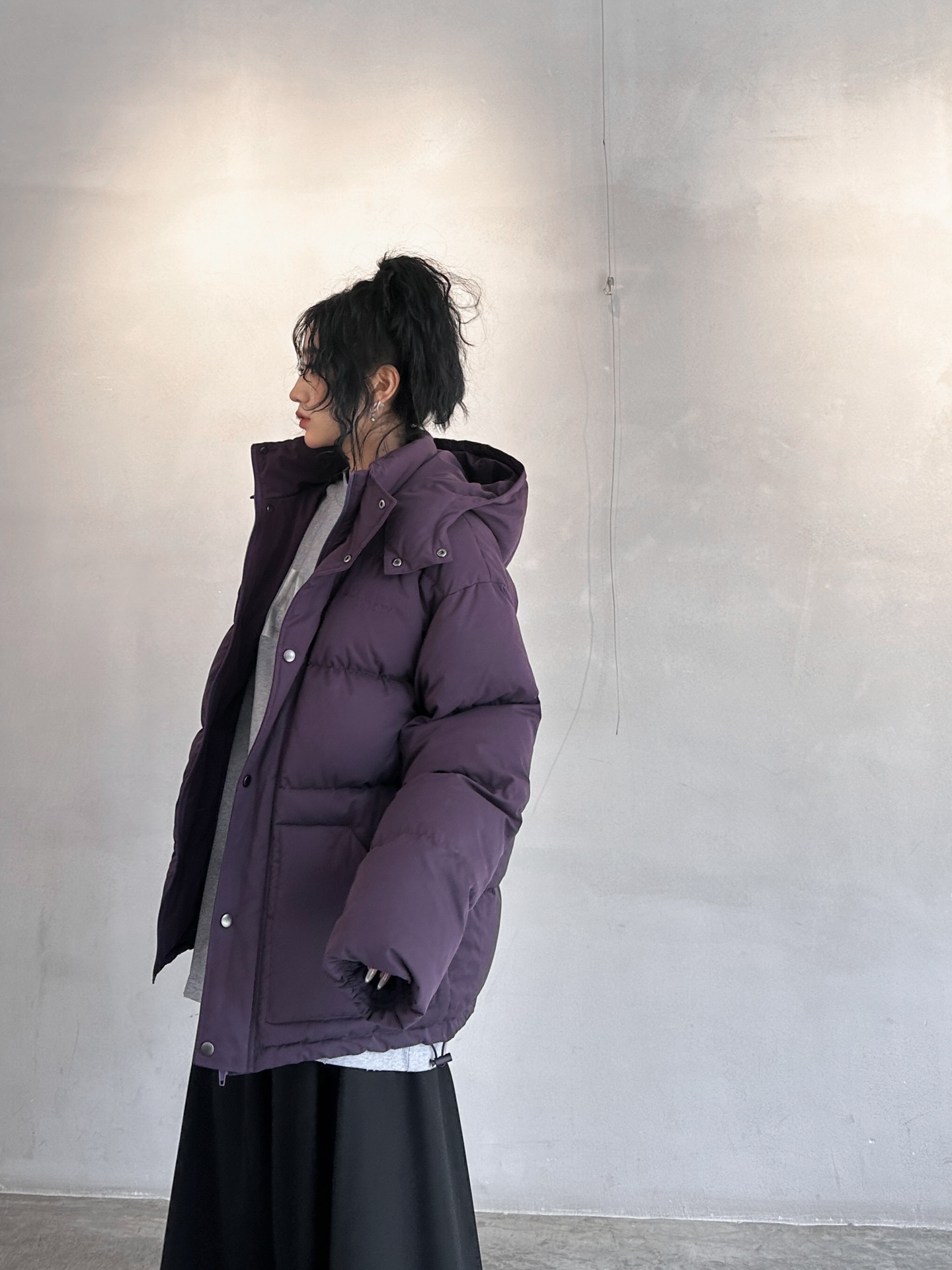 AW｜新款羽绒服，磨毛棉面料手感柔软肉感十足，连帽设计运动休闲，绗缝车线不易跑绒，内胆90白鸭绒填充，搭