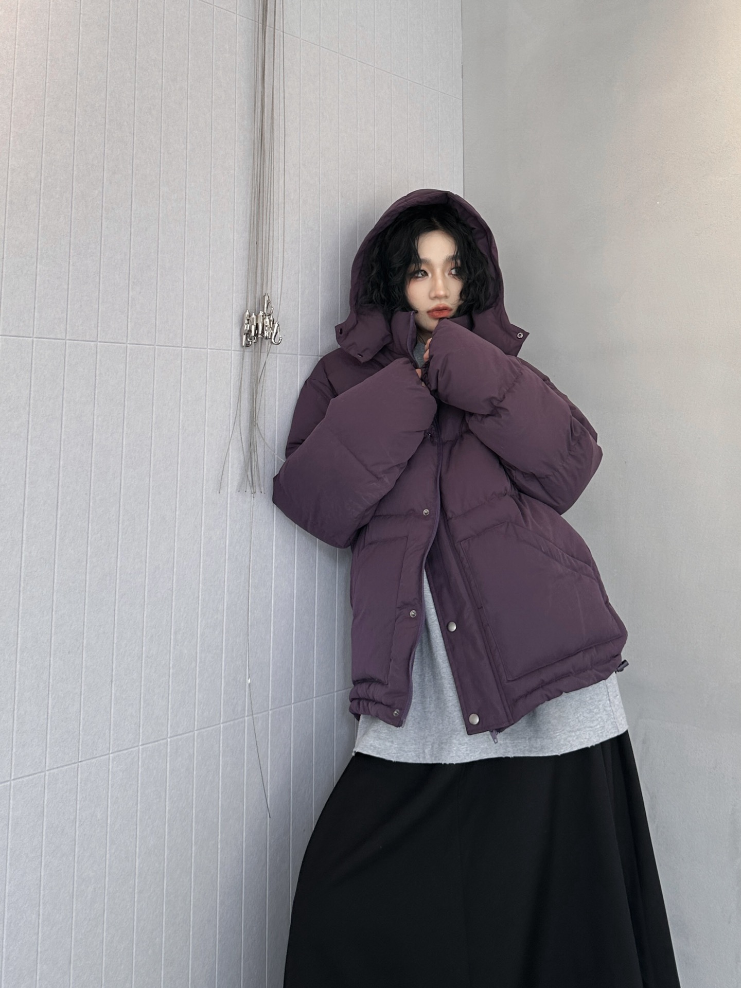 AW｜新款羽绒服，磨毛棉面料手感柔软肉感十足，连帽设计运动休闲，绗缝车线不易跑绒，内胆90白鸭绒填充，搭