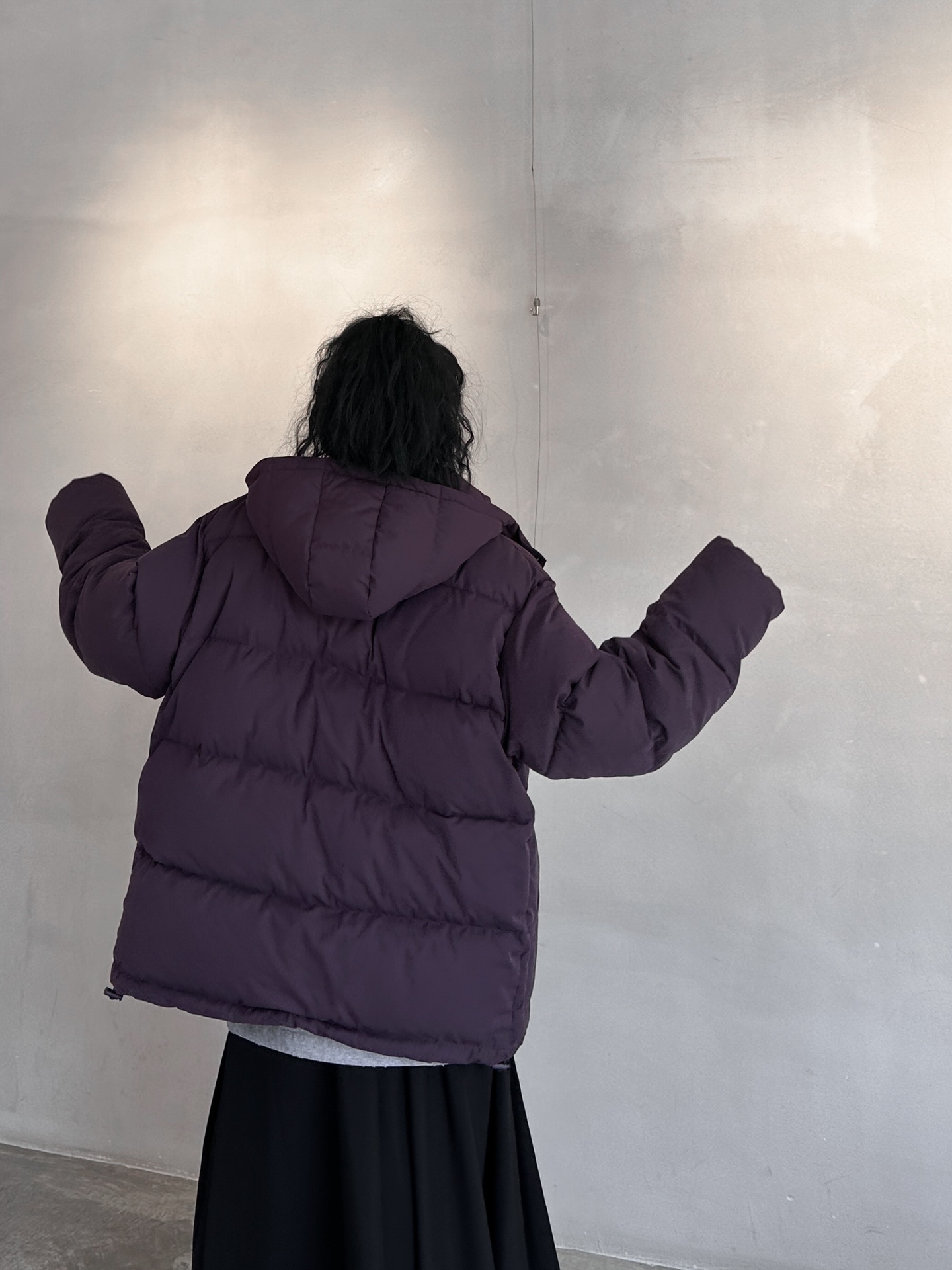 AW｜新款羽绒服，磨毛棉面料手感柔软肉感十足，连帽设计运动休闲，绗缝车线不易跑绒，内胆90白鸭绒填充，搭