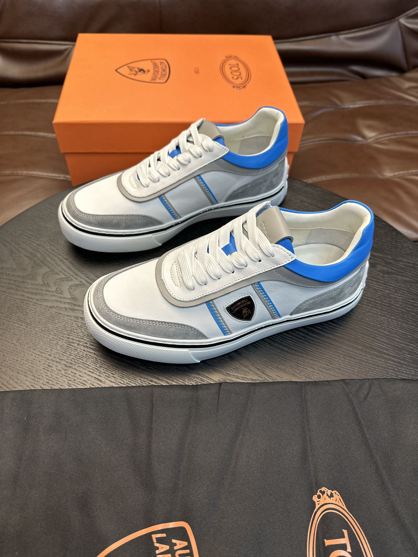 precio de fábrica TOD'S Tod's x Lamborghini Lamborghini , Este zapato athleisure está hecho de cuero