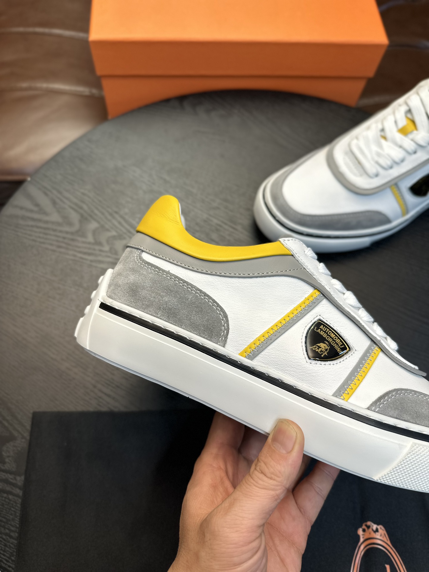 precio de fábrica TOD'S Tod's x Lamborghini Lamborghini , Este zapato athleisure está hecho de cuero