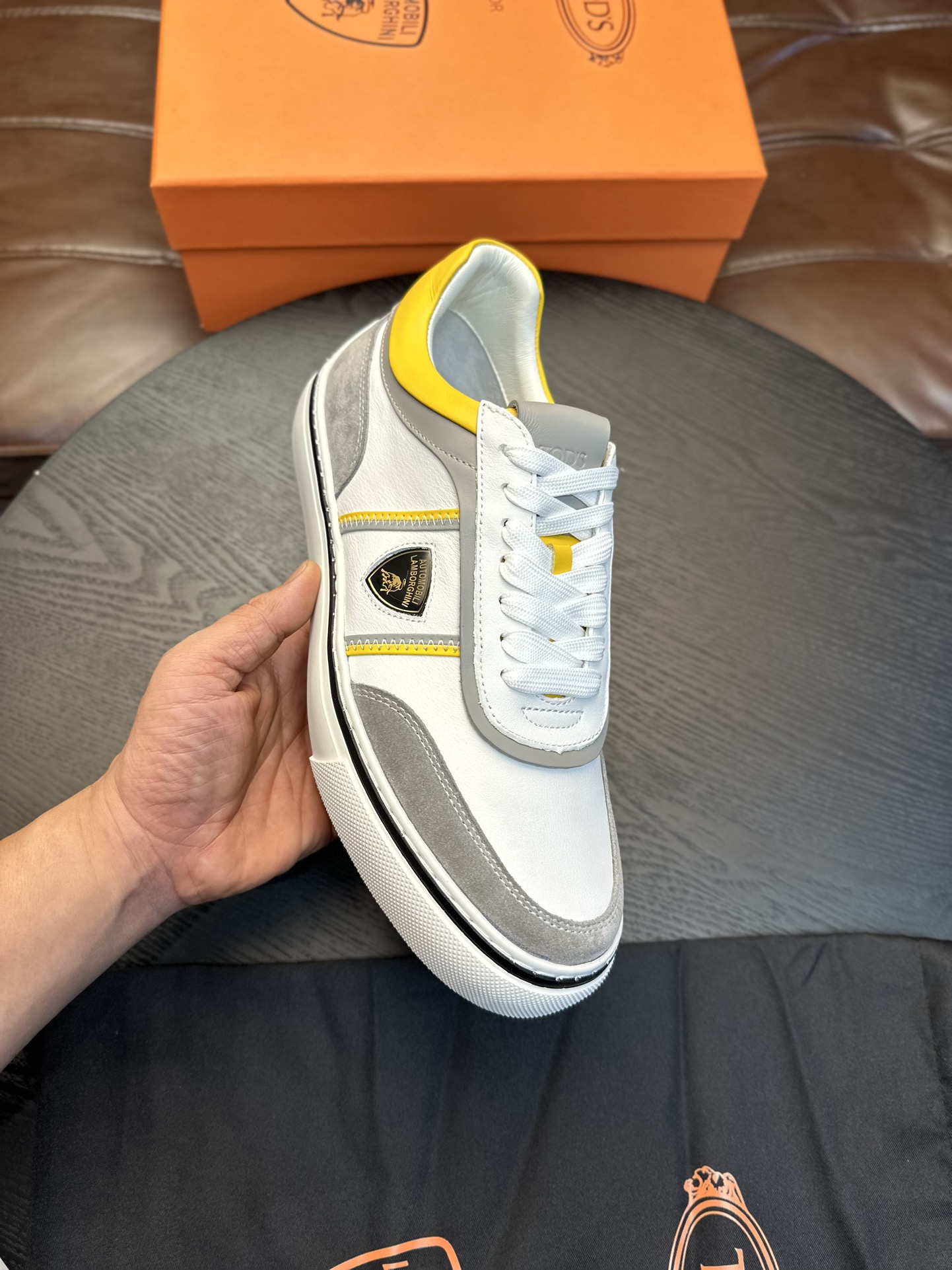 precio de fábrica TOD'S Tod's x Lamborghini Lamborghini , Este zapato athleisure está hecho de cuero
