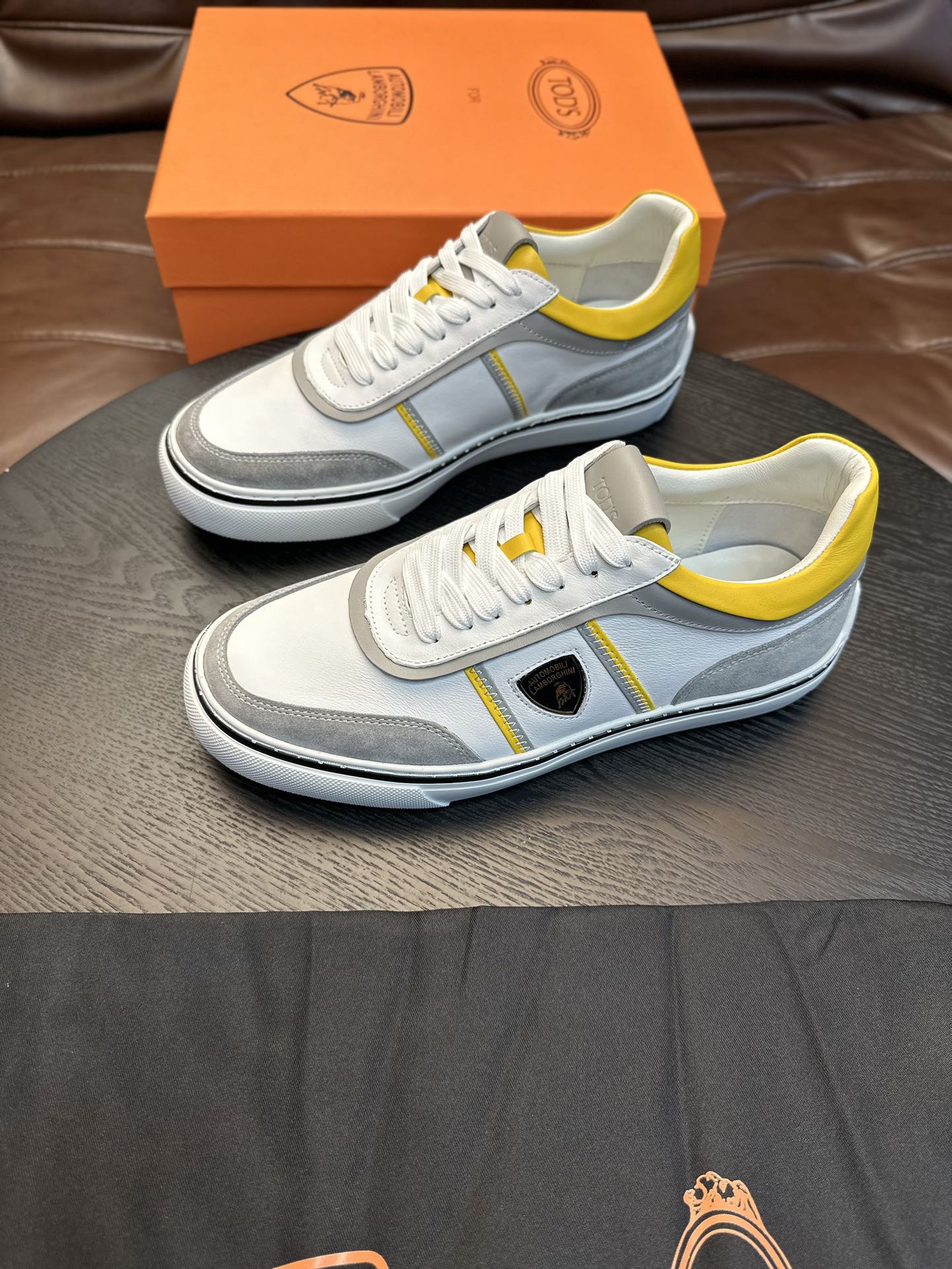 precio de fábrica TOD'S Tod's x Lamborghini Lamborghini , Este zapato athleisure está hecho de cuero