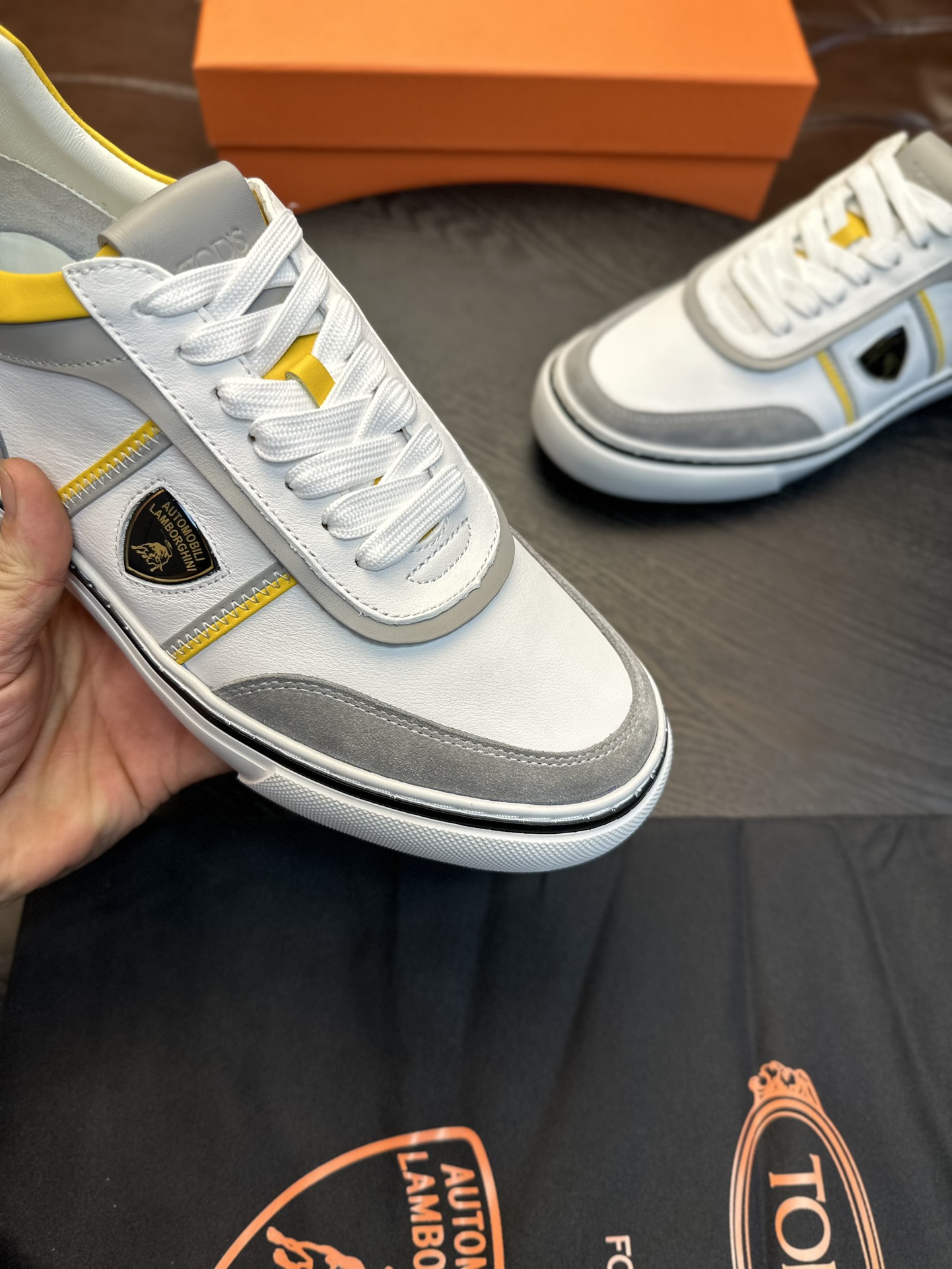 precio de fábrica TOD'S Tod's x Lamborghini Lamborghini , Este zapato athleisure está hecho de cuero