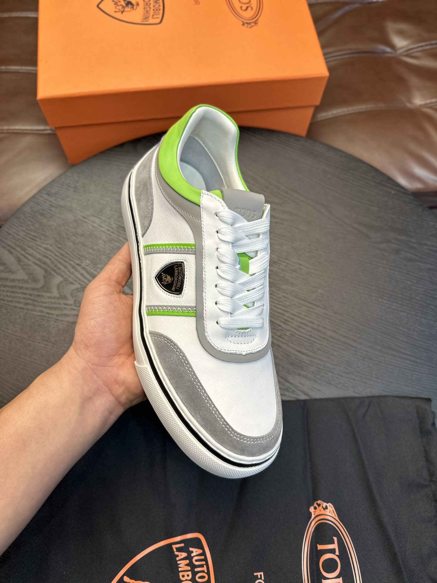 precio de fábrica TOD'S Tod's x Lamborghini Lamborghini , Este zapato athleisure está hecho de cuero