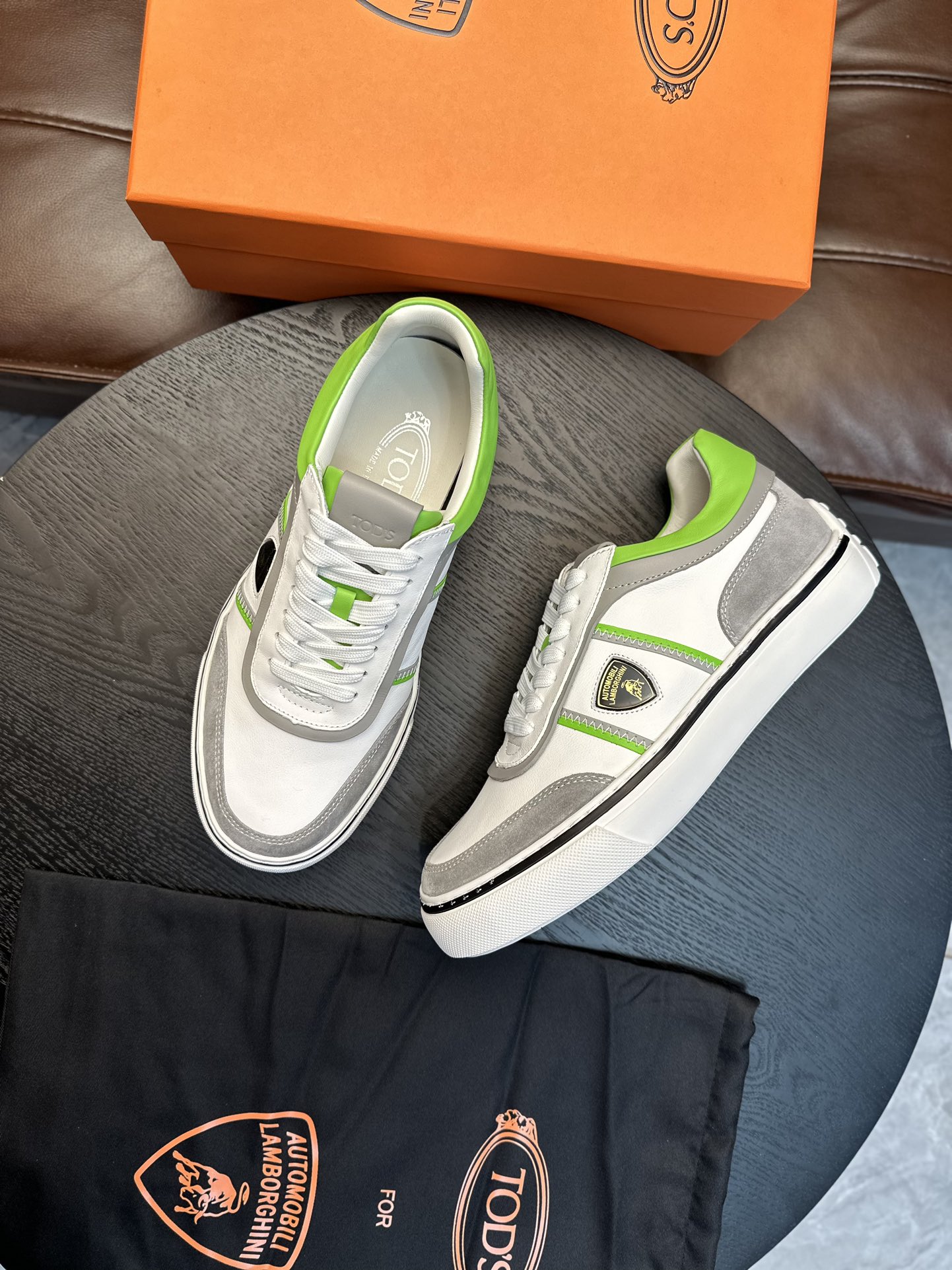 precio de fábrica TOD'S Tod's x Lamborghini Lamborghini , Este zapato athleisure está hecho de cuero