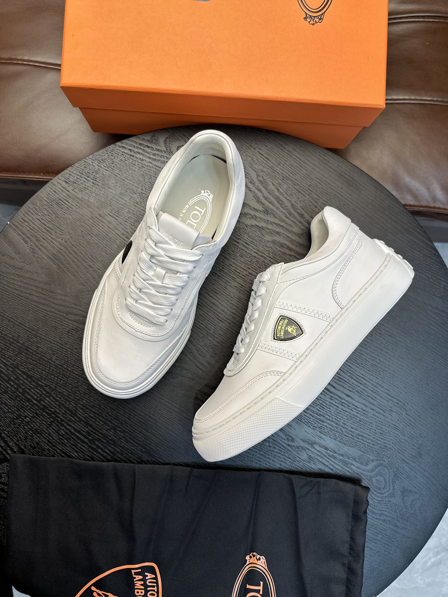 precio de fábrica TOD'S Tod's x Lamborghini Lamborghini , Este zapato athleisure está hecho de cuero