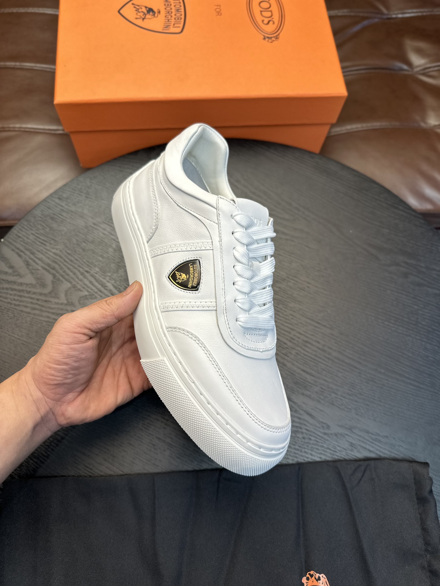 precio de fábrica TOD'S Tod's x Lamborghini Lamborghini , Este zapato athleisure está hecho de cuero