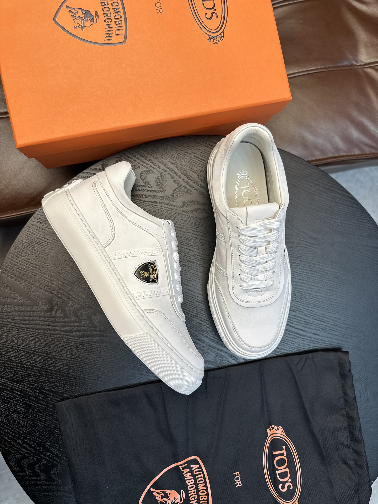 precio de fábrica TOD'S Tod's x Lamborghini Lamborghini , Este zapato athleisure está hecho de cuero