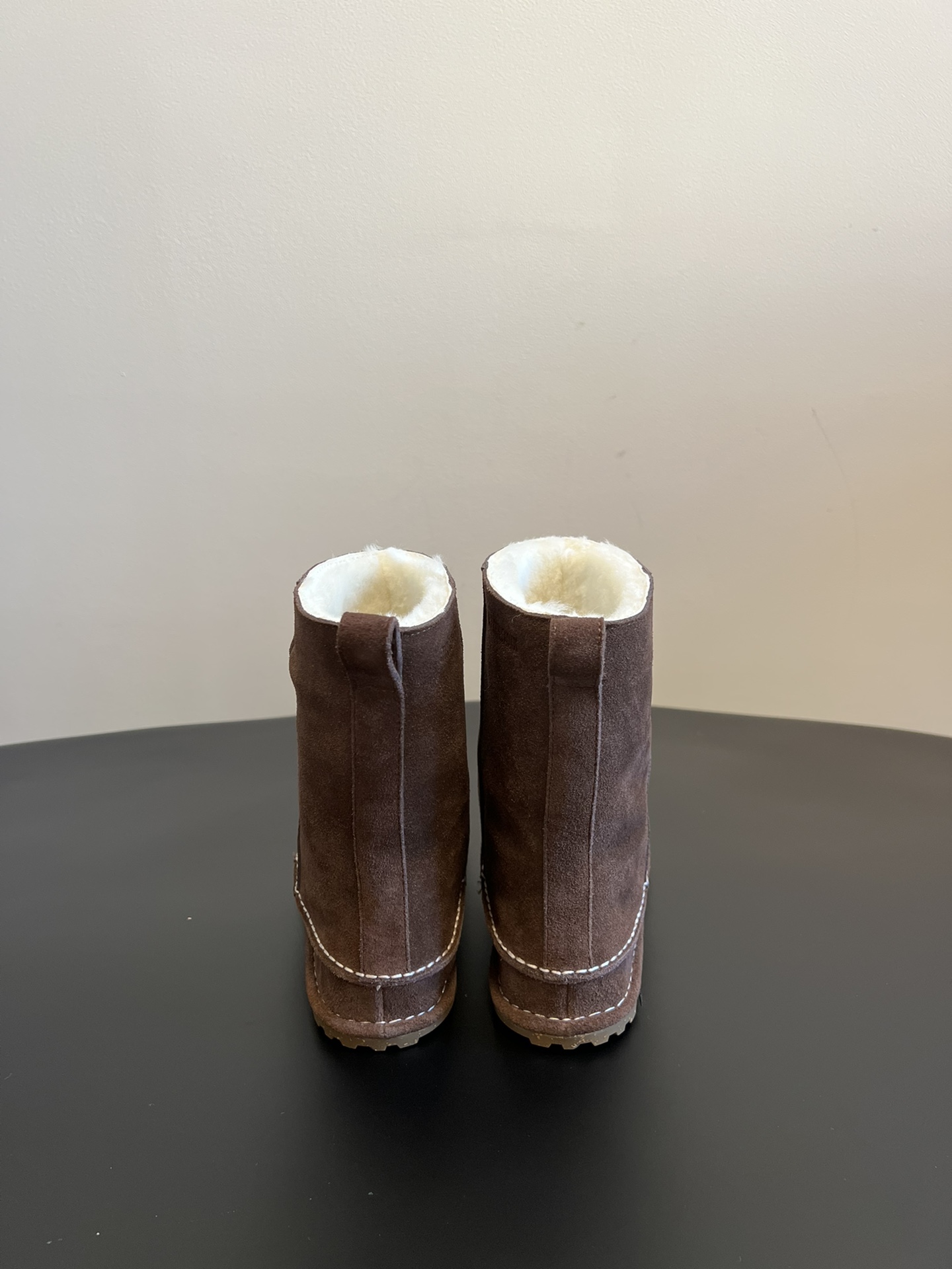 birkenstock 24ss 一脚蹬雪地靴这系列单鞋刚出就心动了 代购找很久才买到货，真的一鞋难求，