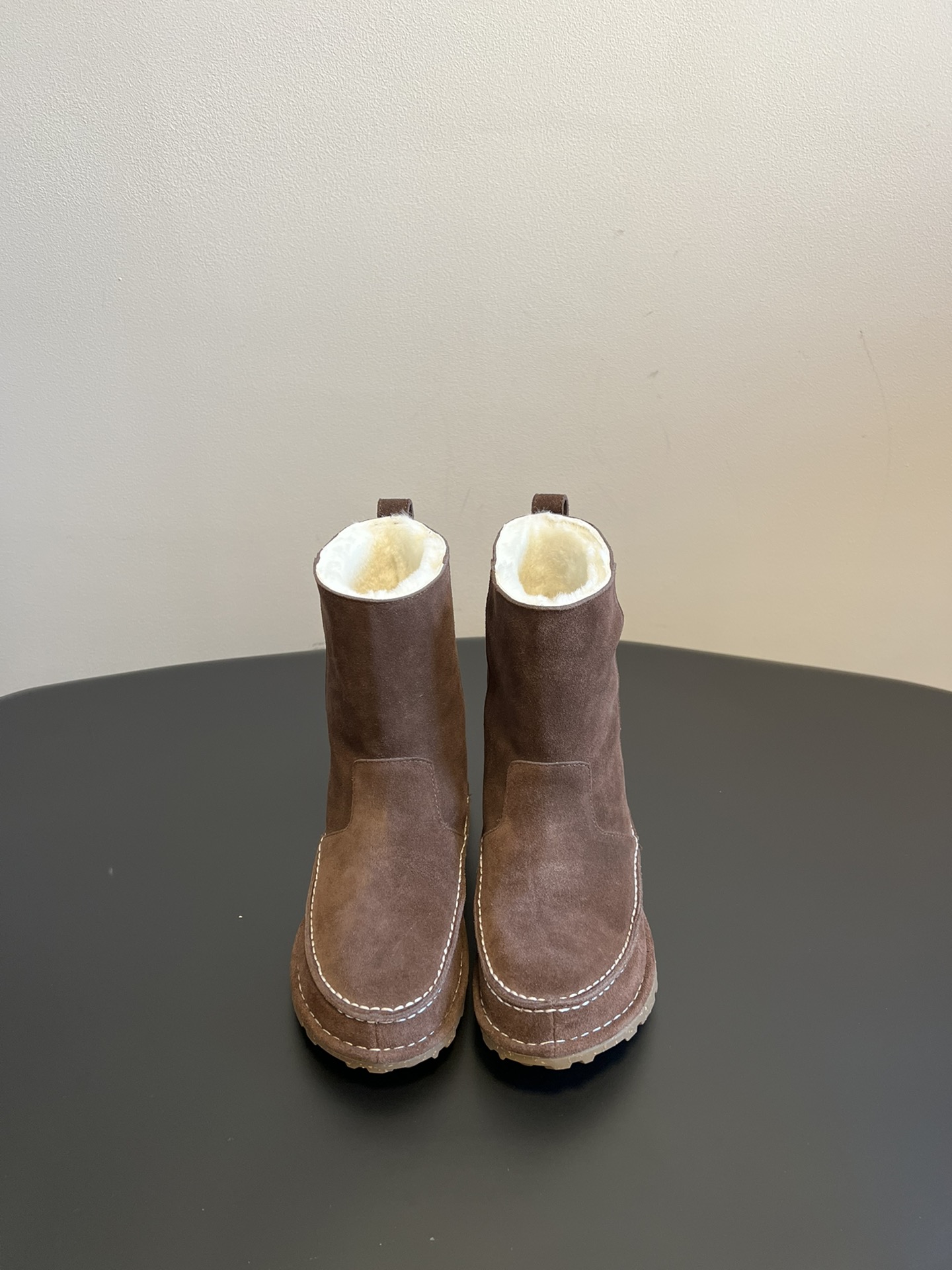 birkenstock 24ss 一脚蹬雪地靴这系列单鞋刚出就心动了 代购找很久才买到货，真的一鞋难求，