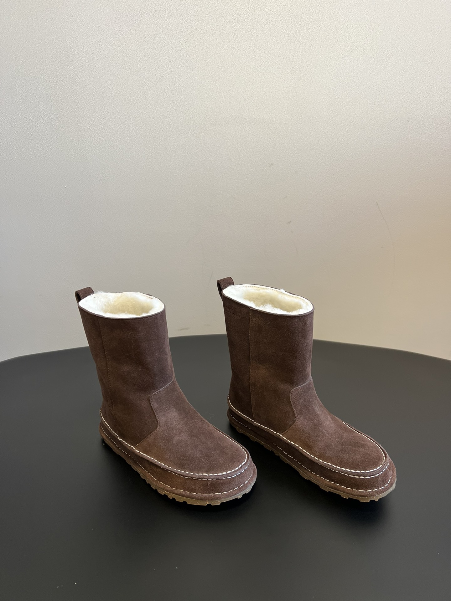 birkenstock 24ss 一脚蹬雪地靴这系列单鞋刚出就心动了 代购找很久才买到货，真的一鞋难求，