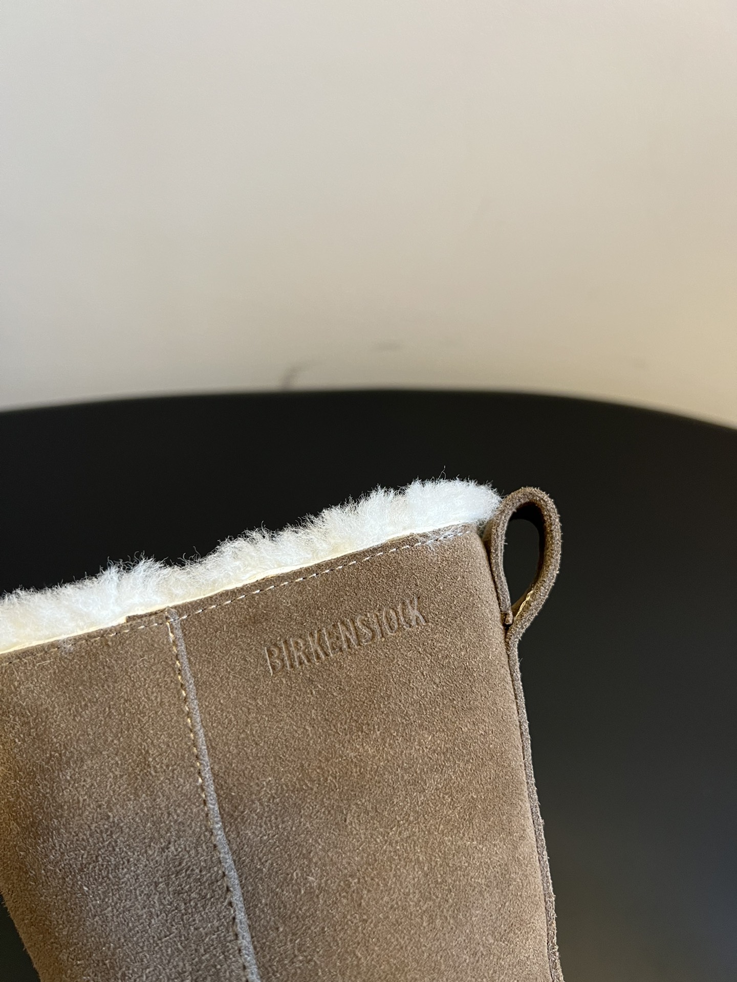 birkenstock 24ss 一脚蹬雪地靴这系列单鞋刚出就心动了 代购找很久才买到货，真的一鞋难求，