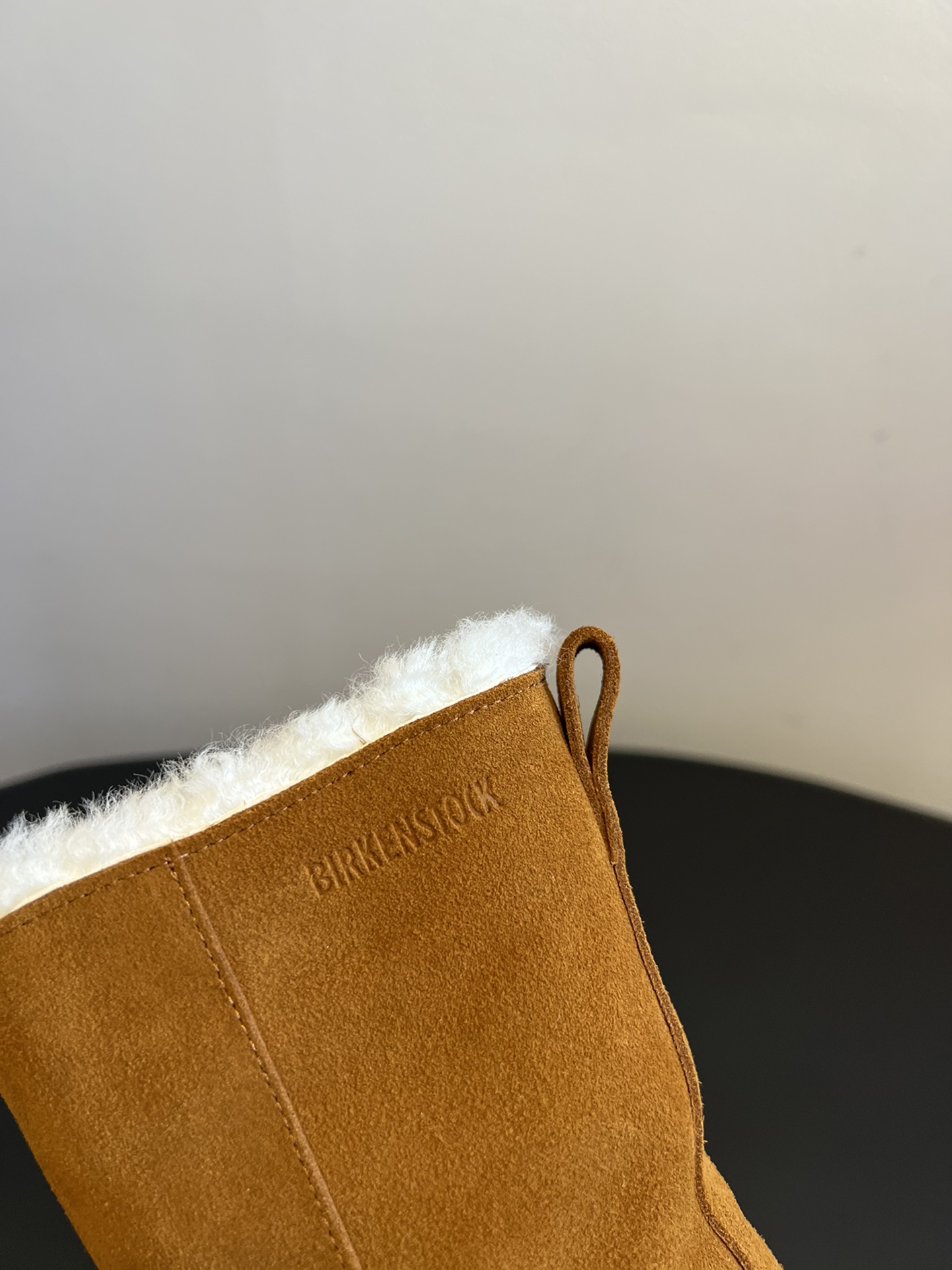 birkenstock 24ss 一脚蹬雪地靴这系列单鞋刚出就心动了 代购找很久才买到货，真的一鞋难求，