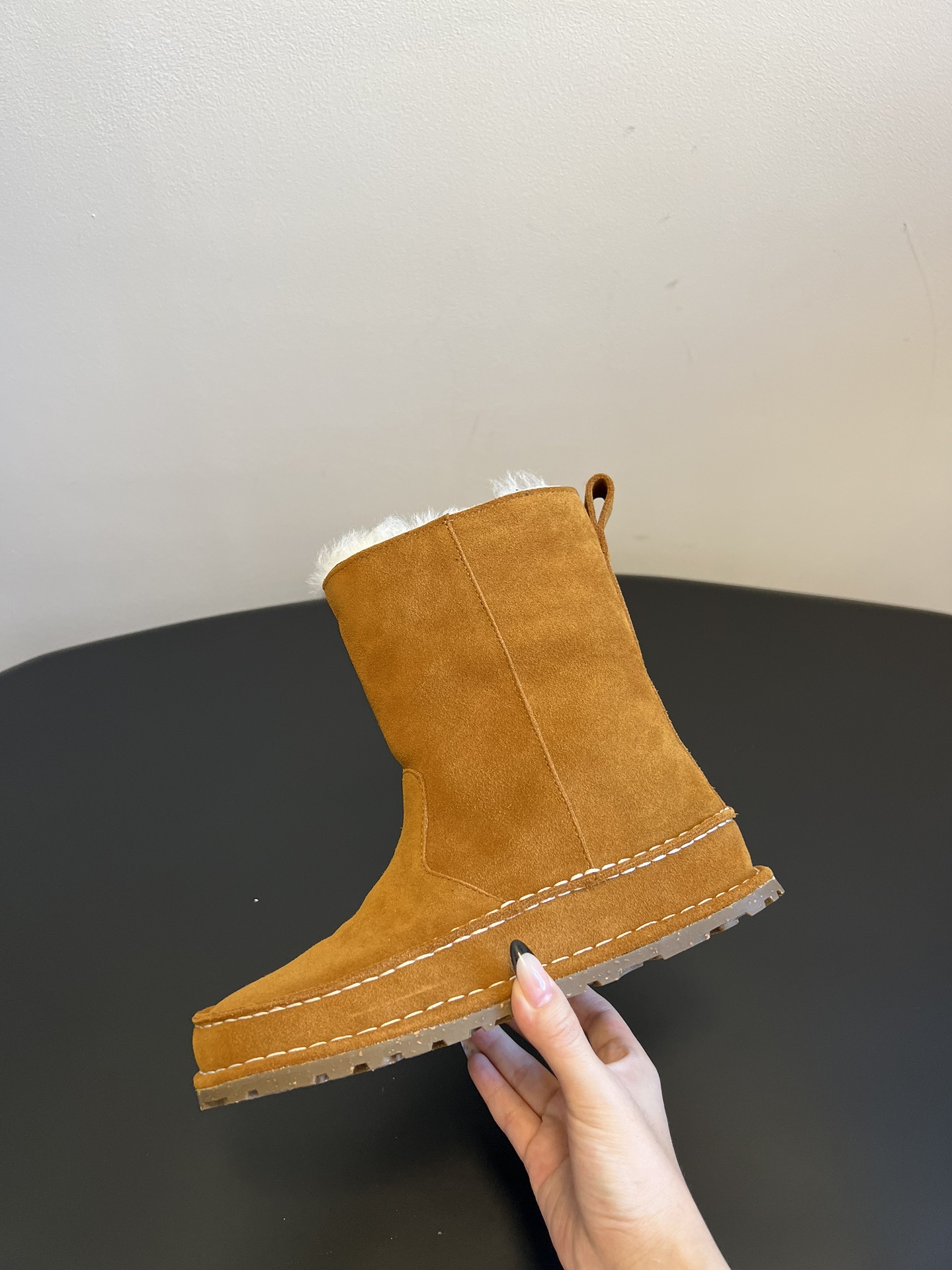 birkenstock 24ss 一脚蹬雪地靴这系列单鞋刚出就心动了 代购找很久才买到货，真的一鞋难求，