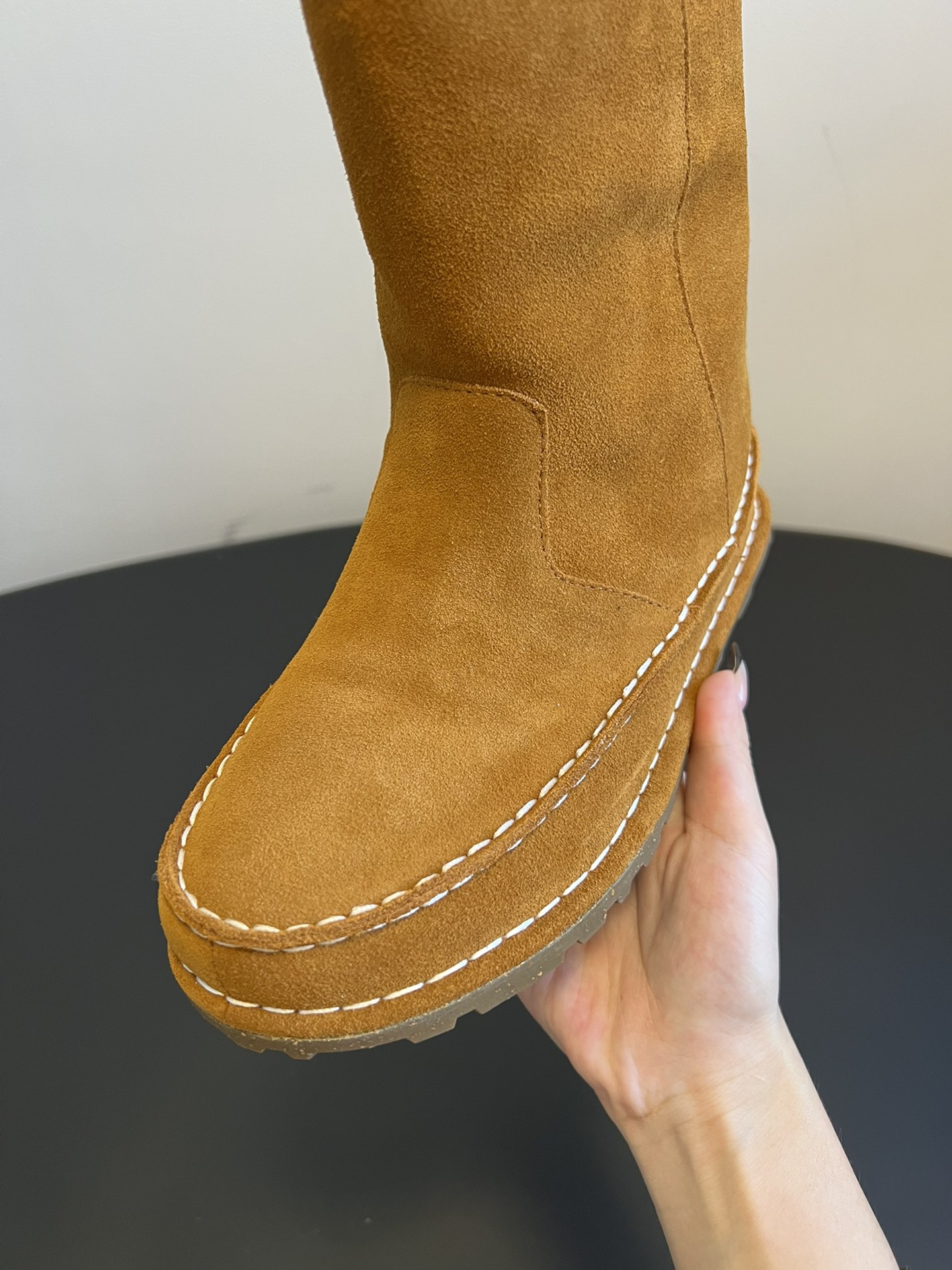 birkenstock 24ss 一脚蹬雪地靴这系列单鞋刚出就心动了 代购找很久才买到货，真的一鞋难求，