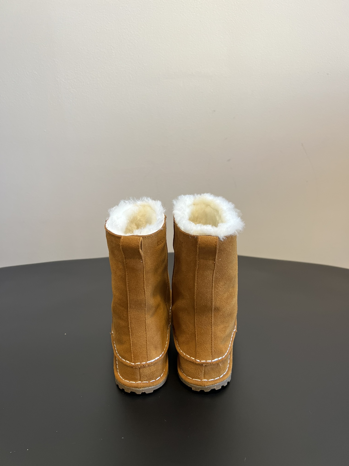 birkenstock 24ss 一脚蹬雪地靴这系列单鞋刚出就心动了 代购找很久才买到货，真的一鞋难求，