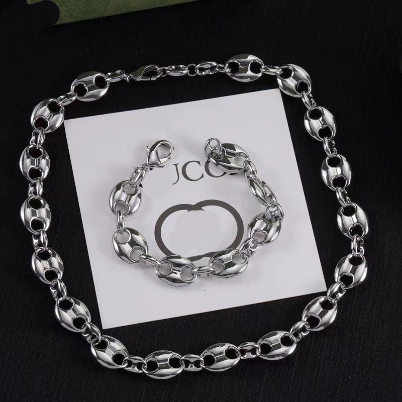 NO:109185,New style of Gujia Double G Pig Nose Accessories Necklace Brass Material High-end European and American Fashionable Evergreen Clavic Chain, Premium Jewelry, Gucci, Necklace19860909新款古家双G猪鼻子配件项链黄铜材质高级感欧美时尚百搭锁骨链,饰品精品,gucci,necklace,Jewelry