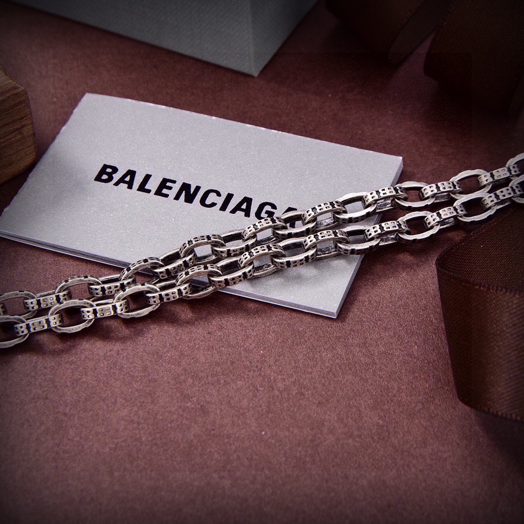 ️原单货新品巴黎世家Balenciaga项链专柜一致黄铜材质电镀火爆款出货设计独特前卫必备！