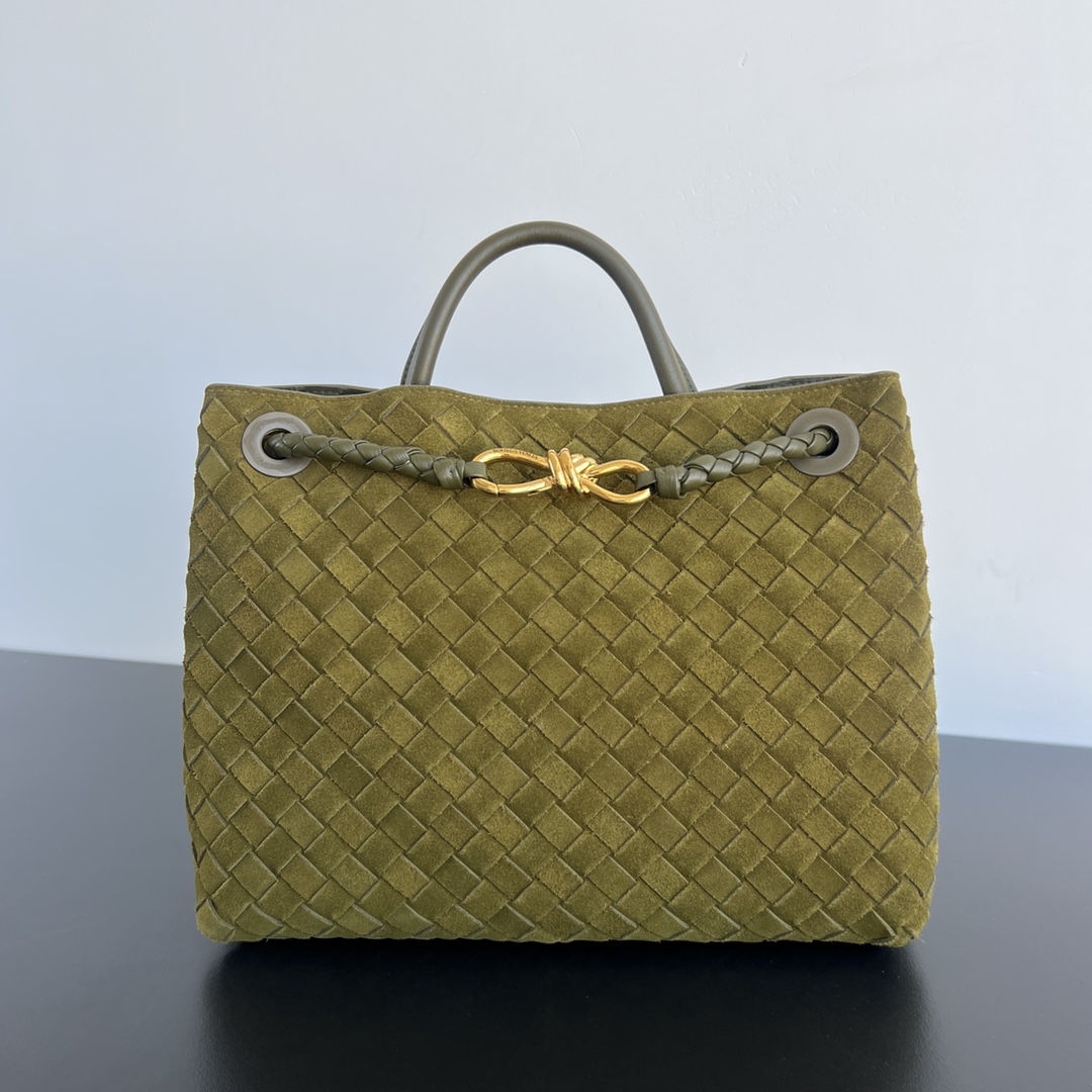 Bottega Veneta 24th new product launch BV new deerskin Andiamo 743572 Warm deerskin velvet Andiamo for autumn and winter is here Made of cashmere