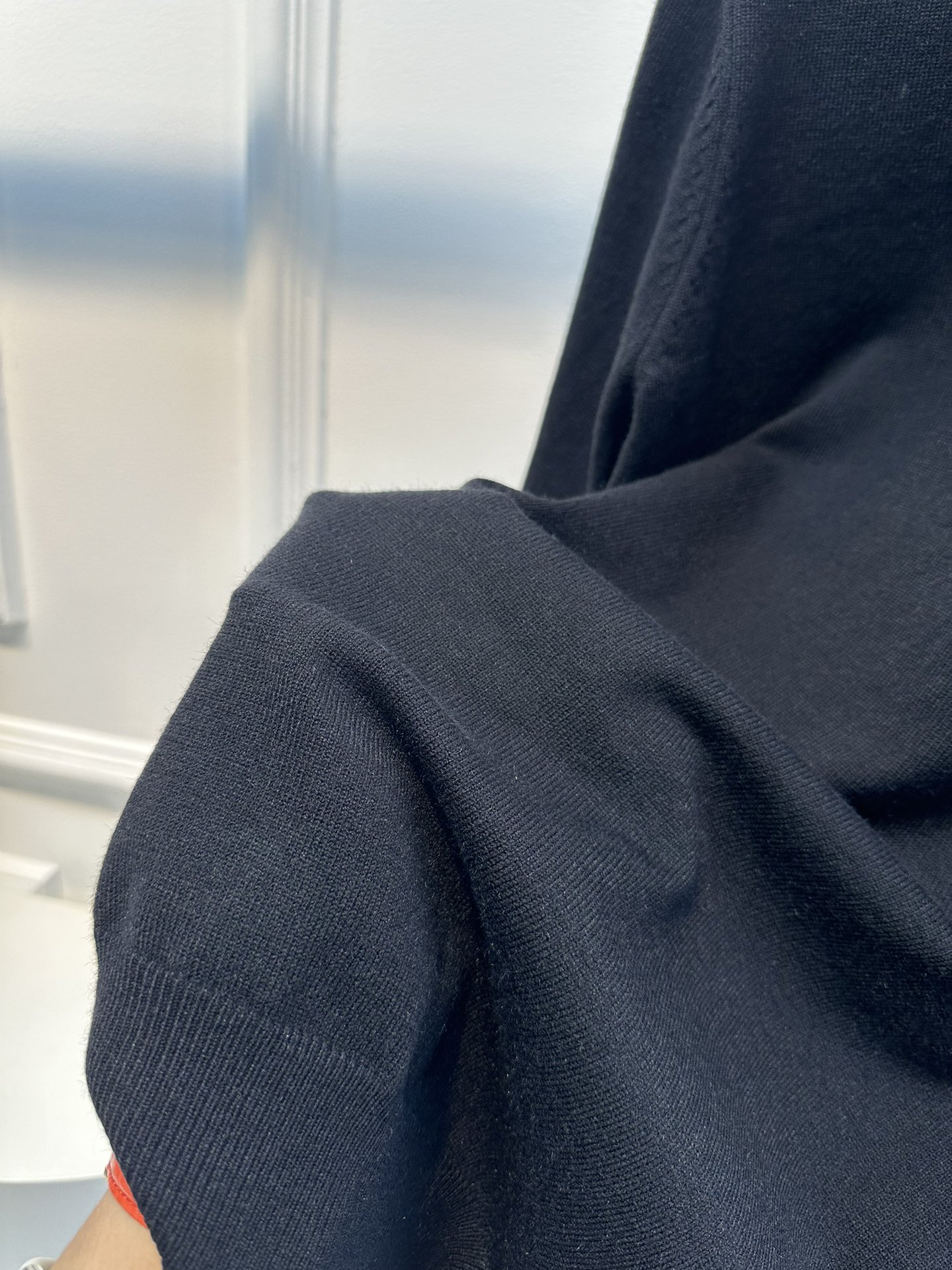 尺码F.均码，。
miumi*秋冬最字母刺绣logo高领毛衣 🩶时髦慵懒 廓形高领设计 上身一整个氛围感