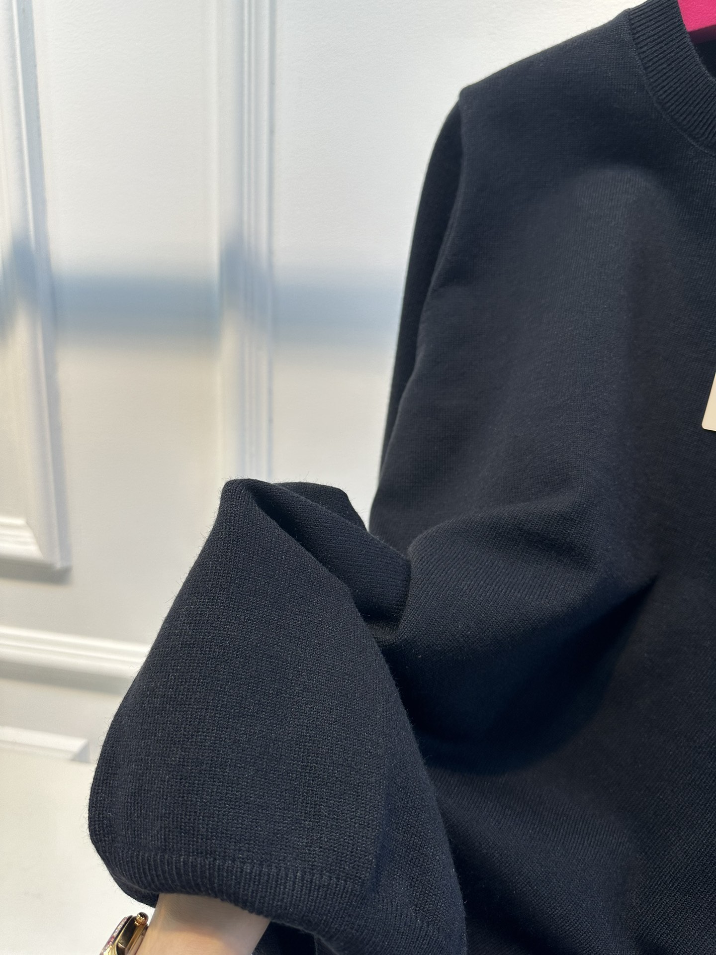 尺码F.均码，。
miumi*秋冬最字母刺绣logo圆领毛衣 🩶时髦慵懒 廓形高领设计 上身一整个氛围感