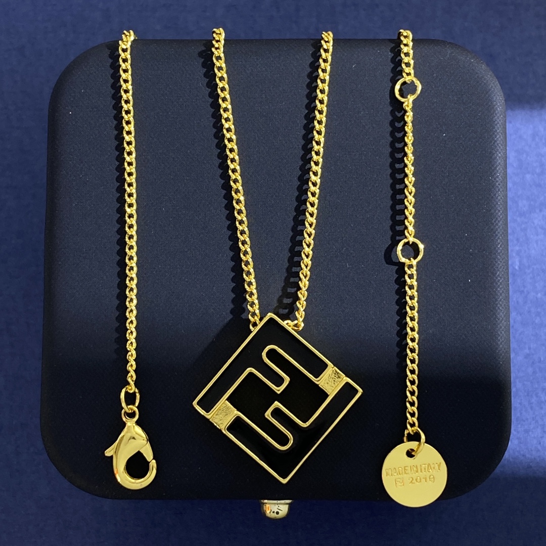 Fendi Geometric Square Necklace Collection in Brass and 18K Gold - 图片 1
