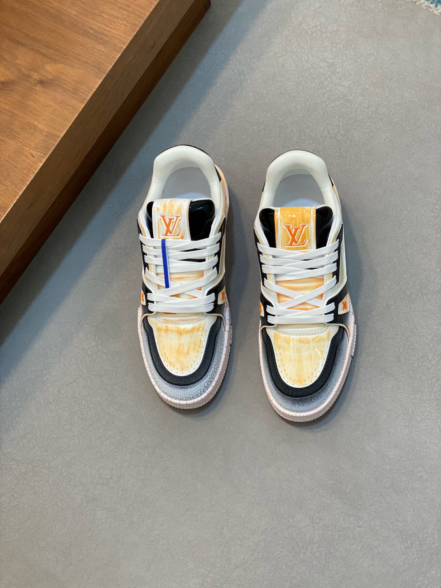 NO:217484,Brand LOUIS VUITTON original color matching code number 38-44 customized 45.46 price Material new Louis Vuitton casual shoes!  High-quality Labon craft upper adopts original cowhide washing and old craftsmanship with original material LV Comfortable breathable mesh cloth Neli mesh cloth footbed style Simple and atmospheric LV original outsole, Louis Vuitton, louis vuitton, louis vuitton, louis vuitton, louis vuitton, cowhide19860909品牌LOUIS VUITTON 颜色原版配色 码数38-44定做45.46 价格 材质路易威登新款 休闲鞋！高品质拉邦工艺鞋面采用原版牛皮水洗做旧工艺搭配原版材质LV 舒适透气网布内里网布垫脚版型时尚 简单大气LV原版大底,路易威登,louis vuitton,louis vuitton,louis vuitton,cowhide,Men's shoes