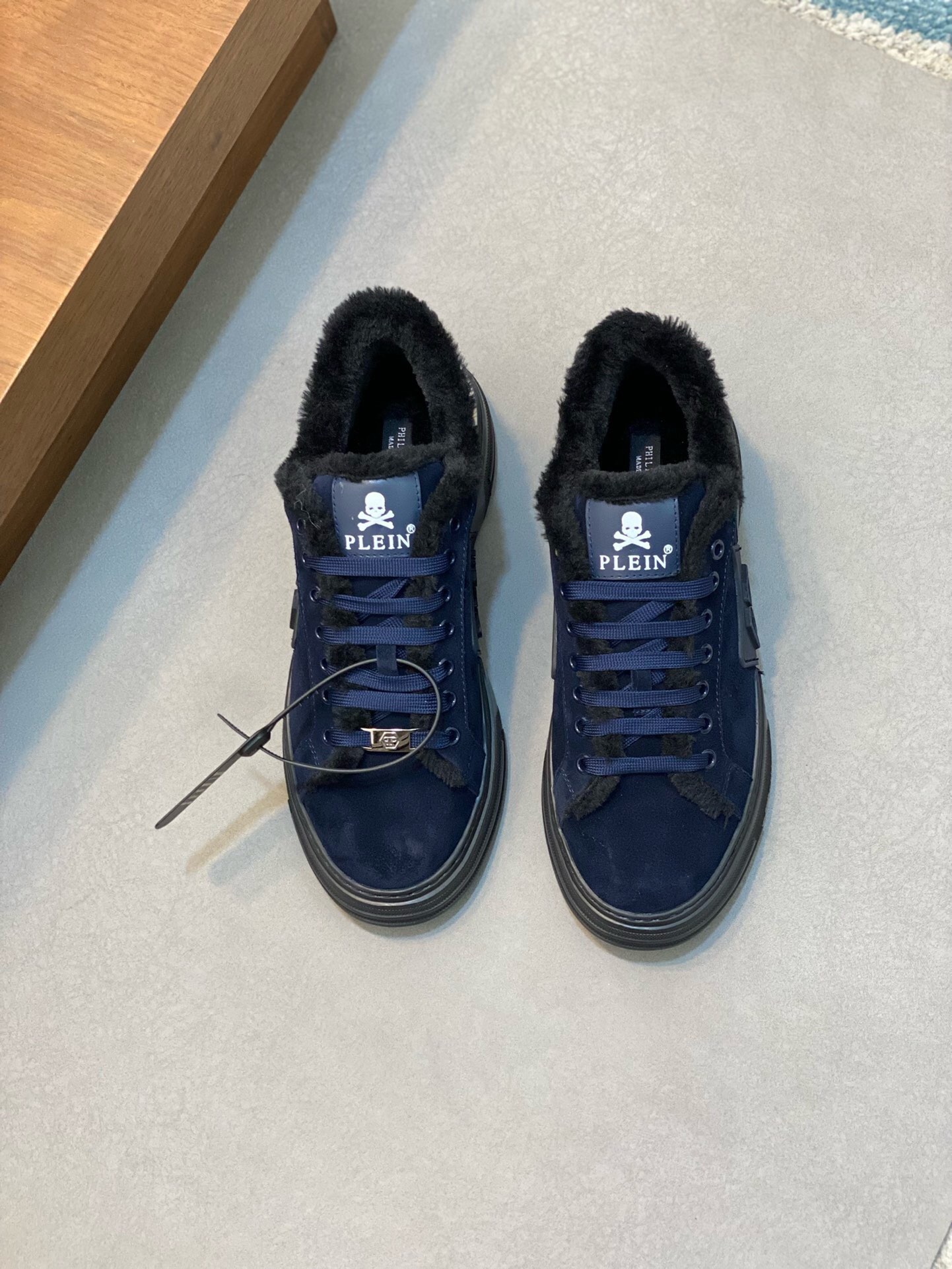 NO:219219,Brand PHILIPP PLEIN Color original color matching Number of 39-44 Custom made 38.45 Price Material Philip Purant's latest original replica!  Original single boutique fashion sneakers are first-class in workmanship, with soft cowhide upper splicing. Perfect combination, comfortable and warm fluffy lining @ suitable for all kinds of travel, rubber outsole non-slip and wear-resistant, qp Philip casual shoes, PHILIPP PLEIN, sneakers, cowhide19860909品牌PHILIPP PLEIN 颜色原版配色 码数39-44定做38.45 价格 材质菲利普·普兰最新款原版复刻！原单精品时尚运动鞋做工一流,鞋面柔软牛皮拼接.完美结合、舒适保暖绒毛内里 @适合各种出行,橡胶大底防滑耐磨,qp 菲利普 休闲鞋,PHILIPP PLEIN,sneakers,cowhide,Men's shoes