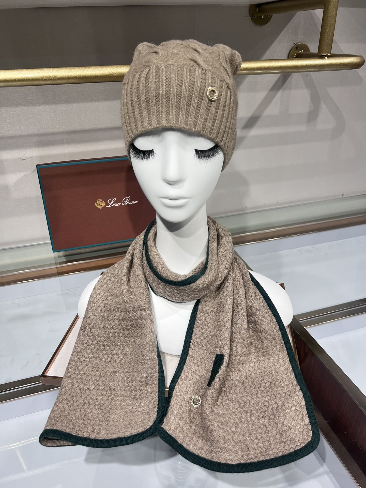 上新LoroPiana独家牛货LP千鸟格交叉围脖️️多功能围脖想怎么围就怎么围低调奢华由于是出口韩国订单