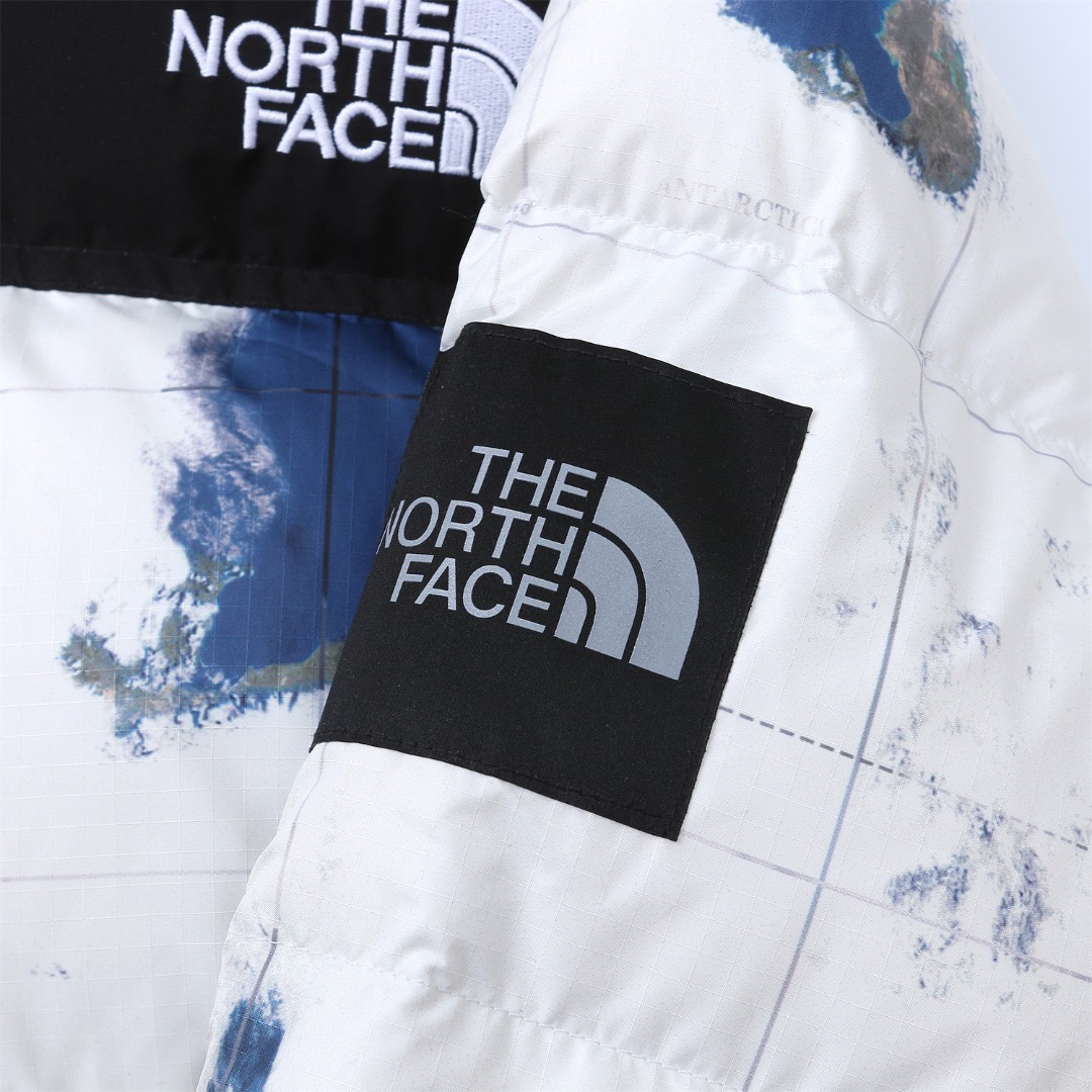 北面/The North Face 地球印花羽绒服 刺绣采用进口田岛绣花 万针刺绣