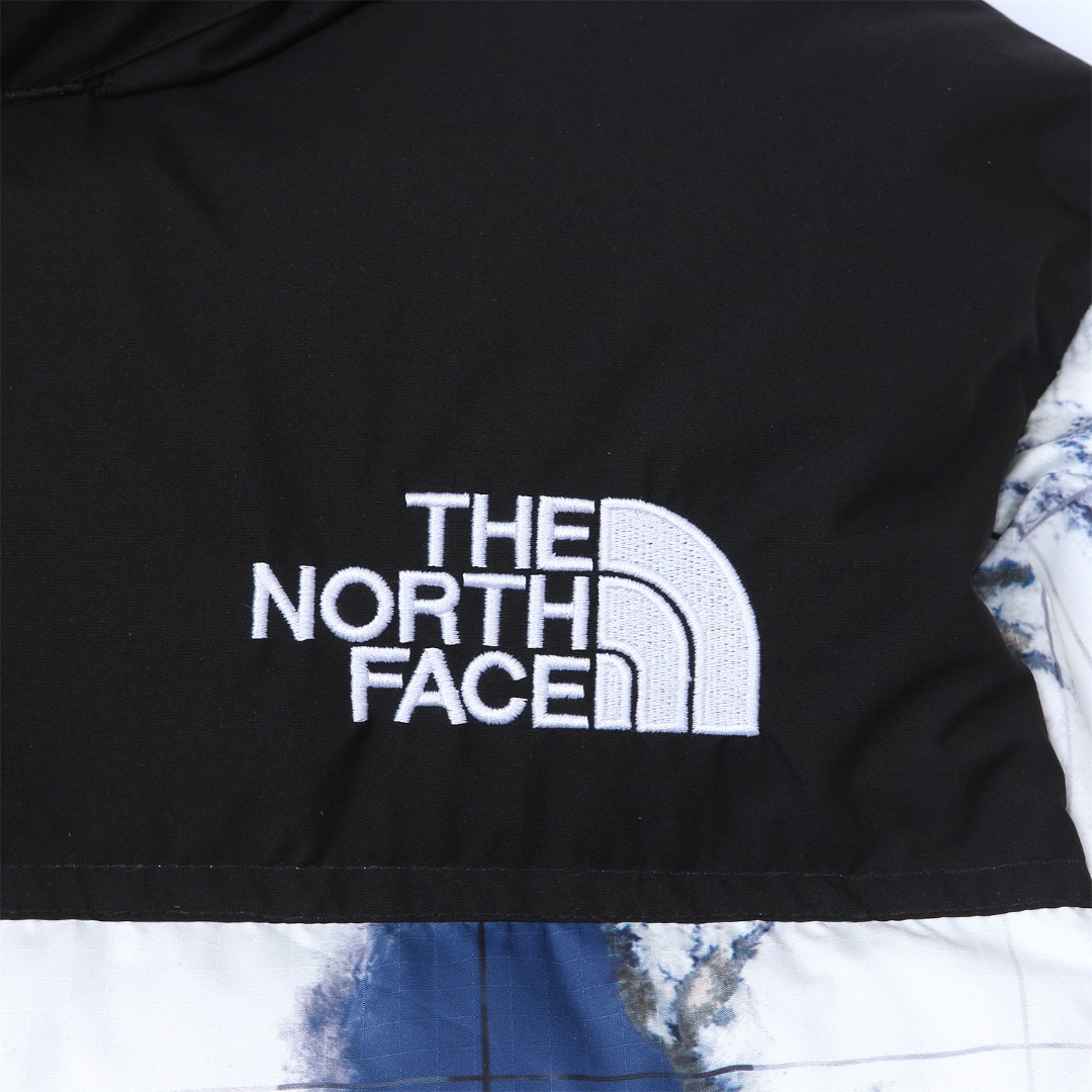 北面/The North Face 地球印花羽绒服 刺绣采用进口田岛绣花 万针刺绣