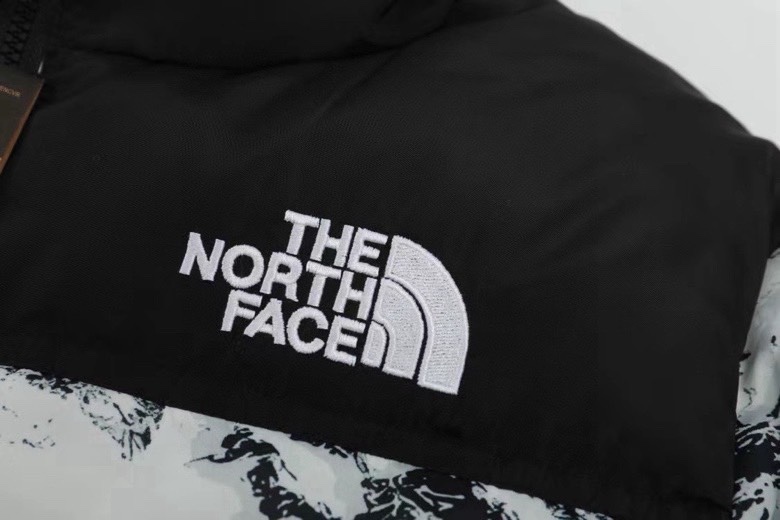 北面/The North Face 1996雪山羽绒服 刺绣采用进口田岛绣花 万针刺绣