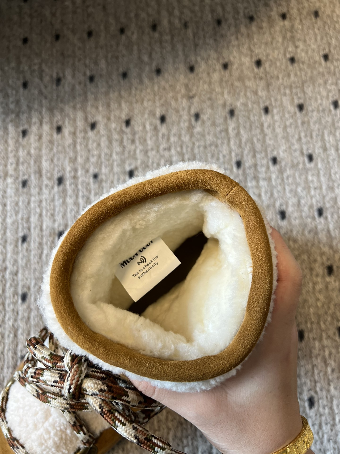 代购级别 MOON BOOT LUNA系列 24秋冬季新款 雪地靴 一双不分左右脚的鞋！超有特点！软软糯