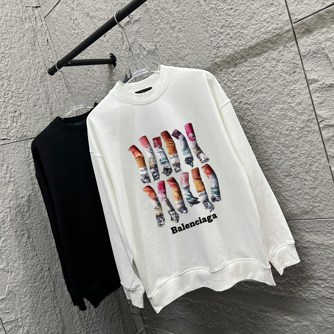 供货价:65💰新品卫衣发布会♻️纯棉毛圈设计,300克足重量,贸易出口货,原包装吊牌（另有38💴华棉版本340克推荐入手）可以随意来图订制 支持一件代发 批发 等  
克罗心 经典款全棉加厚320g休闲圆领套头卫衣
全套包装 高品质
卫衣采用320g多支纱线纺织工艺 手感厚实
全棉面料 透气舒适 顶级质感
颜色：图示颜色
尺码：M L XL
 胸围 肩宽 袖长 衣长
M 62 63.5 53 70
L 64 65.5 54.5 72
XL 66 67.5 56 74
尺码 建议身高 建议体重
M 160cm-170cm 50kg-65kg
L 170cm-180cm 65k g-85kg
XL 180cm-195cm 85kg-115kg