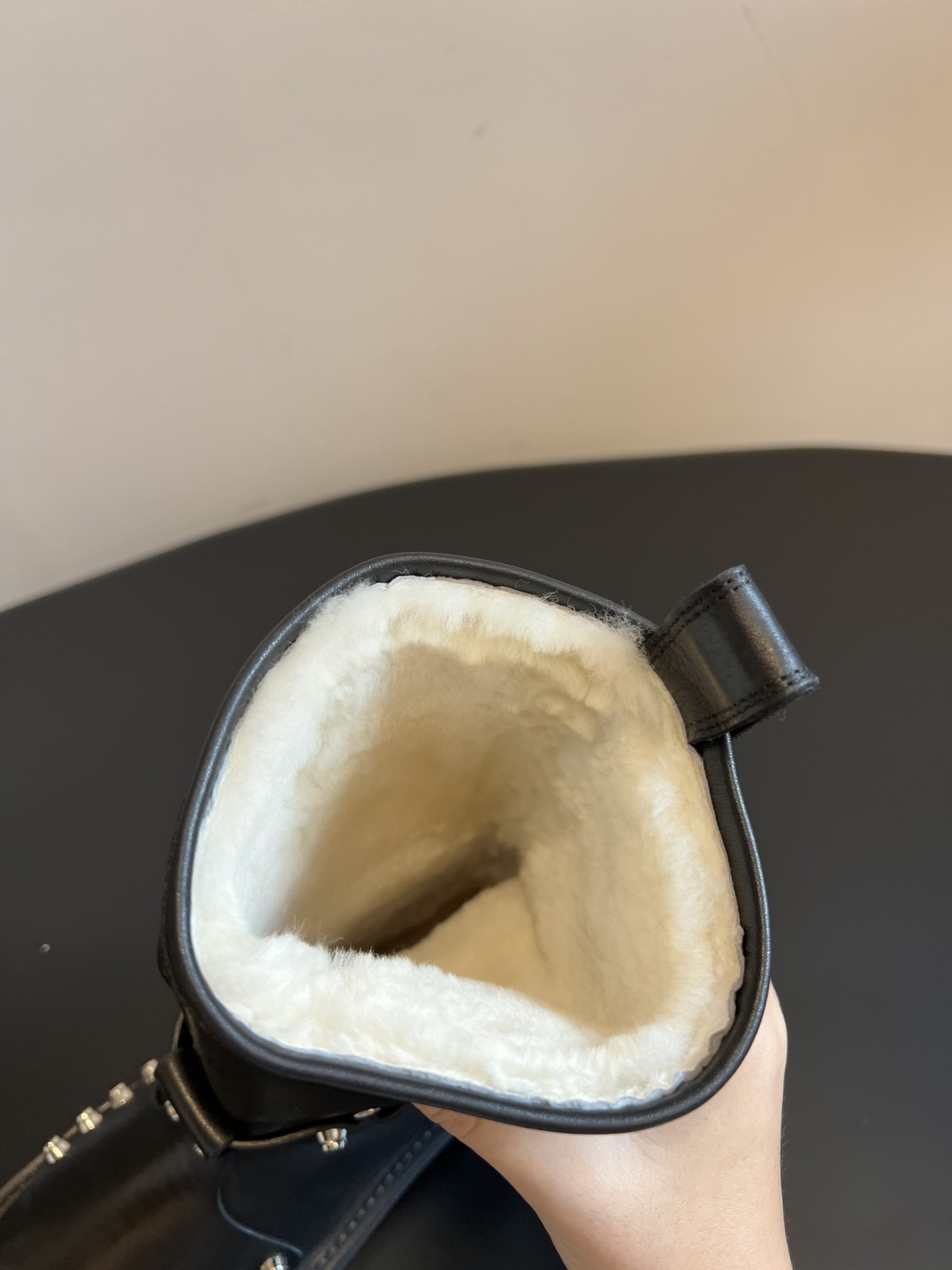 AlexanderWang AW大王铆钉皮革扣靴马丁靴 亚历山大王最新元素牛筋底 复古重工金属风,女生冬