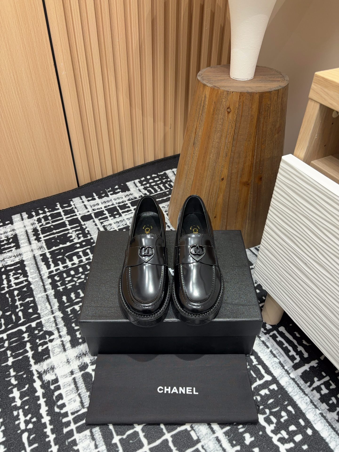 Chanel Haute Couture Classic Luxury Leather Shoe Loafer Shoes 2