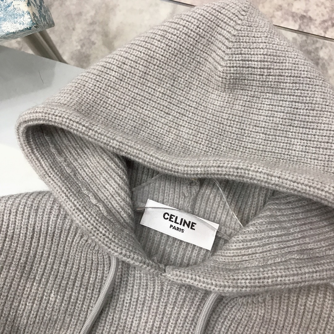 Customized Letter-Based Embroidery Design Knitted Sweater in Various Sizes and Colors - 图片 5