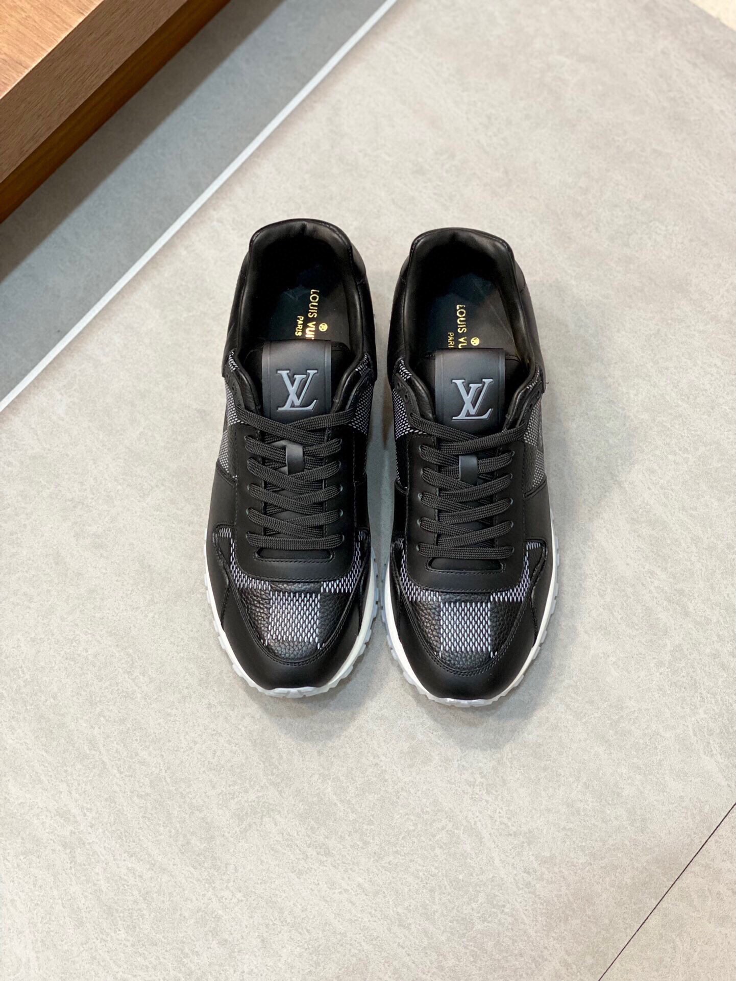 NO:219690,Brand LOUIS VUITTON original color matching code number 39-44 customized 38.45 price Material new Louis Vuitton casual shoes!  Original single-quality Labon craft upper is made of soft cowhide, cowhide inner cowhide, fashionable cowhide footbed style, simple and atmospheric original outsole, Louis Vuitton, louis vuitton, louis vuitton, cowhide19860909品牌LOUIS VUITTON 颜色原版配色 码数39-44定做38.45 价格 材质路易威登新款 休闲鞋！原单品质拉邦工艺鞋面采用柔软牛皮拼接 牛皮内里 牛皮垫脚版型时尚 简单大气原版大底,路易威登,louis vuitton,louis vuitton,cowhide,Men's shoes