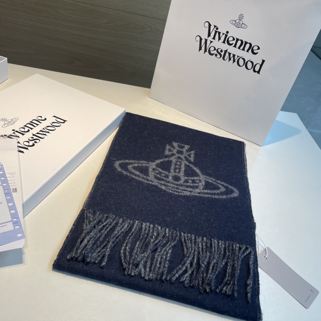 英国朋克教母“西太后VivienneWestwood”最爱的土星从精神上VivenneWestwood才