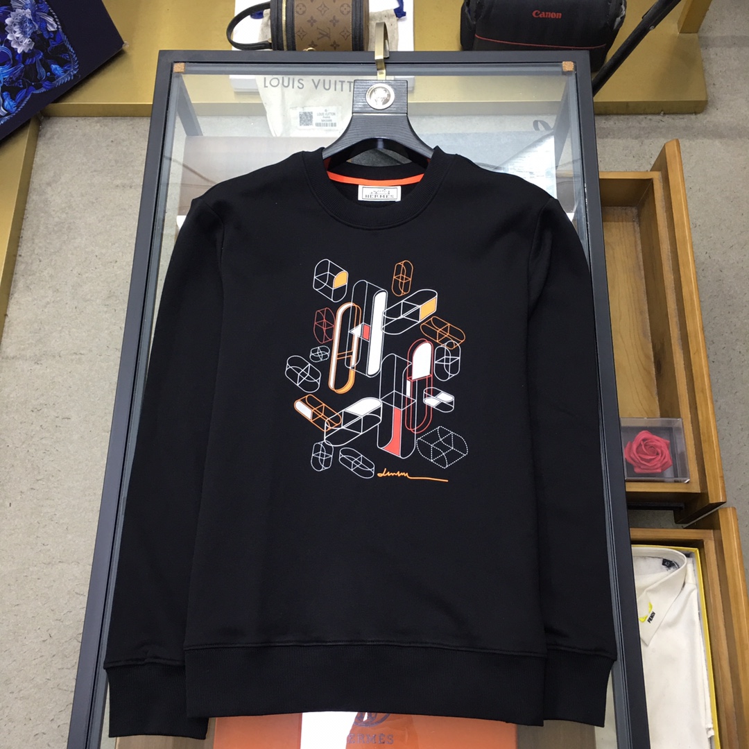  🆕新品卫衣🌹 【爱🐎士】 🆕
ss秋冬季时尚长袖卫衣 高端定制经典系列，时尚有型 📸经典圆领款式，简单