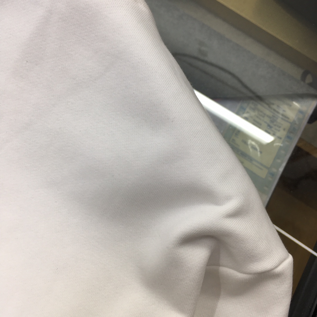  🆕新品卫衣🌹 【爱🐎士】 🆕
ss秋冬季时尚长袖卫衣 高端定制经典系列，时尚有型 📸经典圆领款式，简单