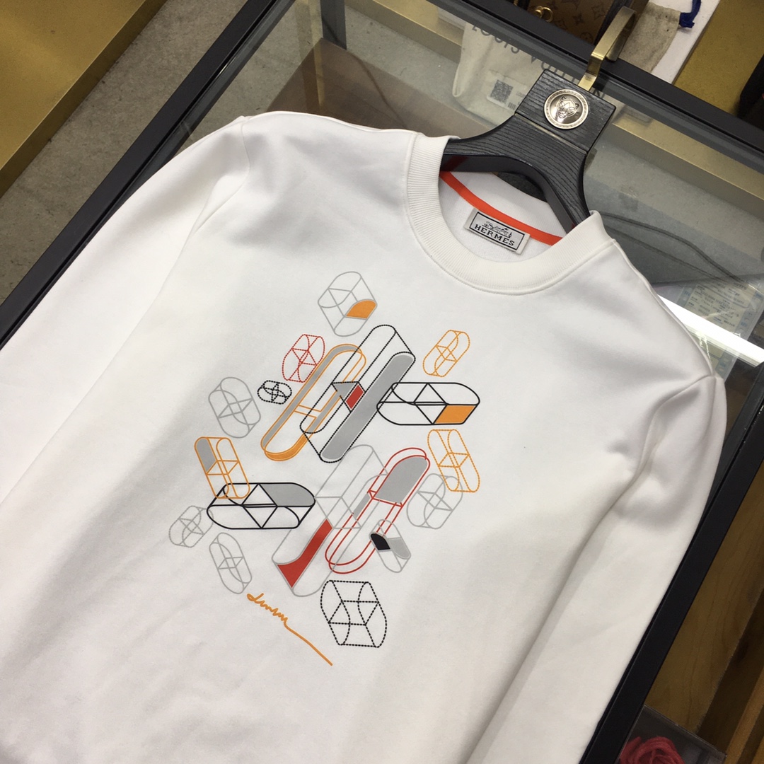  🆕新品卫衣🌹 【爱🐎士】 🆕
ss秋冬季时尚长袖卫衣 高端定制经典系列，时尚有型 📸经典圆领款式，简单