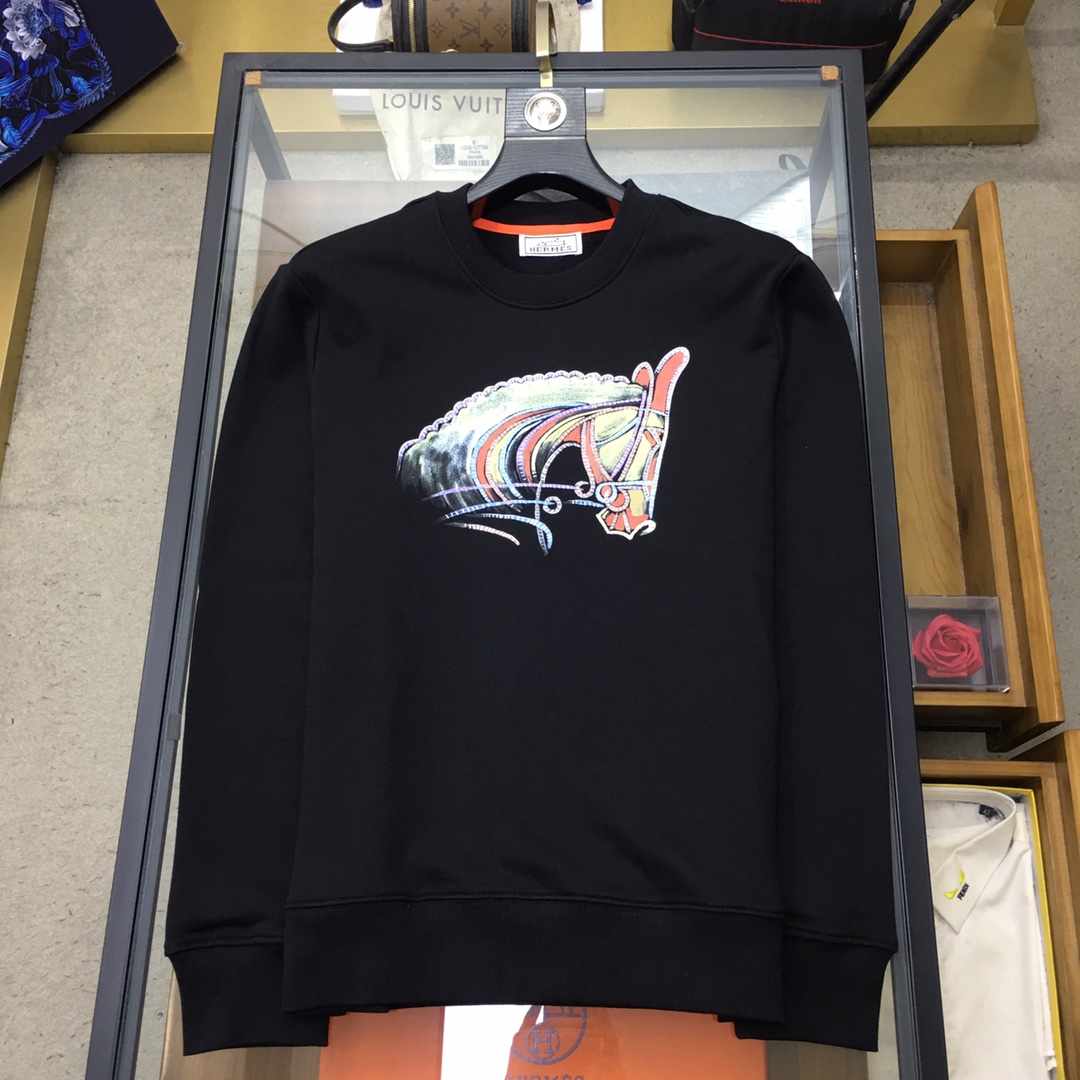  🆕新品卫衣🌹 【爱🐎士】 🆕
ss秋冬季时尚长袖卫衣 高端定制经典系列，时尚有型 📸经典圆领款式，简单