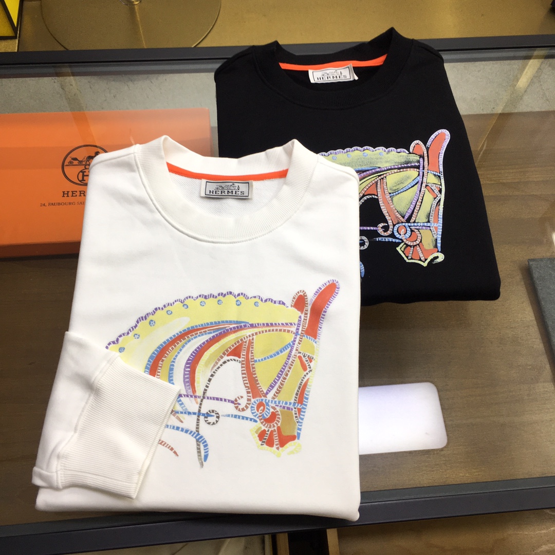  🆕新品卫衣🌹 【爱🐎士】 🆕
ss秋冬季时尚长袖卫衣 高端定制经典系列，时尚有型 📸经典圆领款式，简单