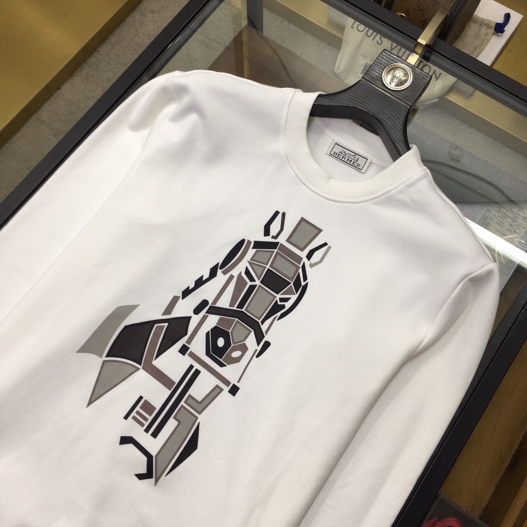  🆕新品卫衣🌹 【爱🐎士】 🆕
ss秋冬季时尚长袖卫衣 高端定制经典系列，时尚有型 📸经典圆领款式，简单