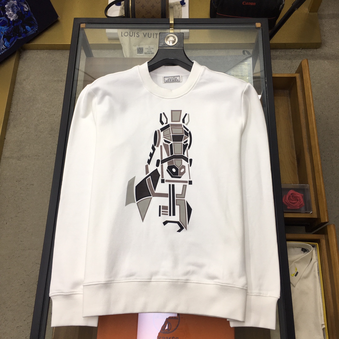  🆕新品卫衣🌹 【爱🐎士】 🆕
ss秋冬季时尚长袖卫衣 高端定制经典系列，时尚有型 📸经典圆领款式，简单
