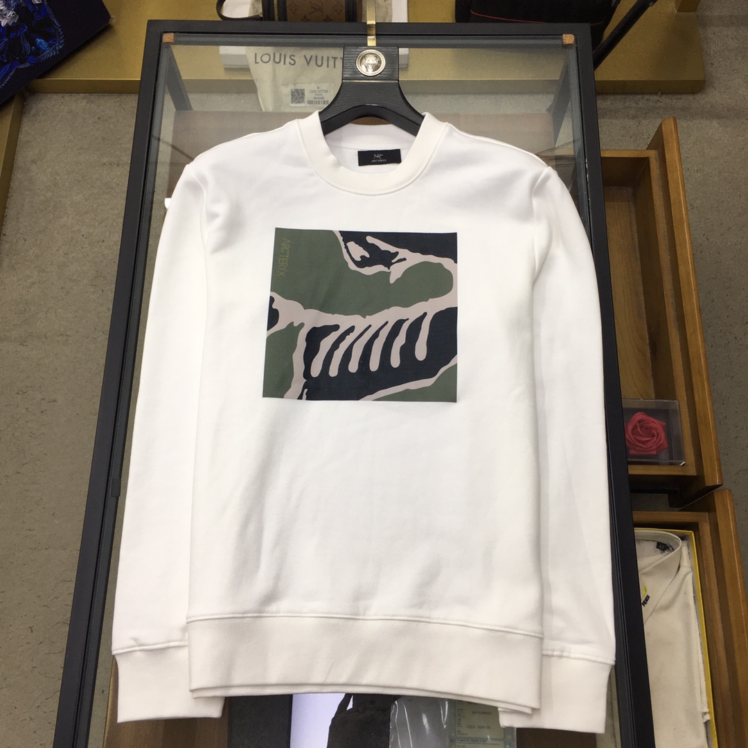  🆕新品卫衣🌹 【始祖🐦】 🆕
ss秋冬季时尚长袖卫衣 高端定制经典系列，时尚有型 📸经典圆领款式，简单